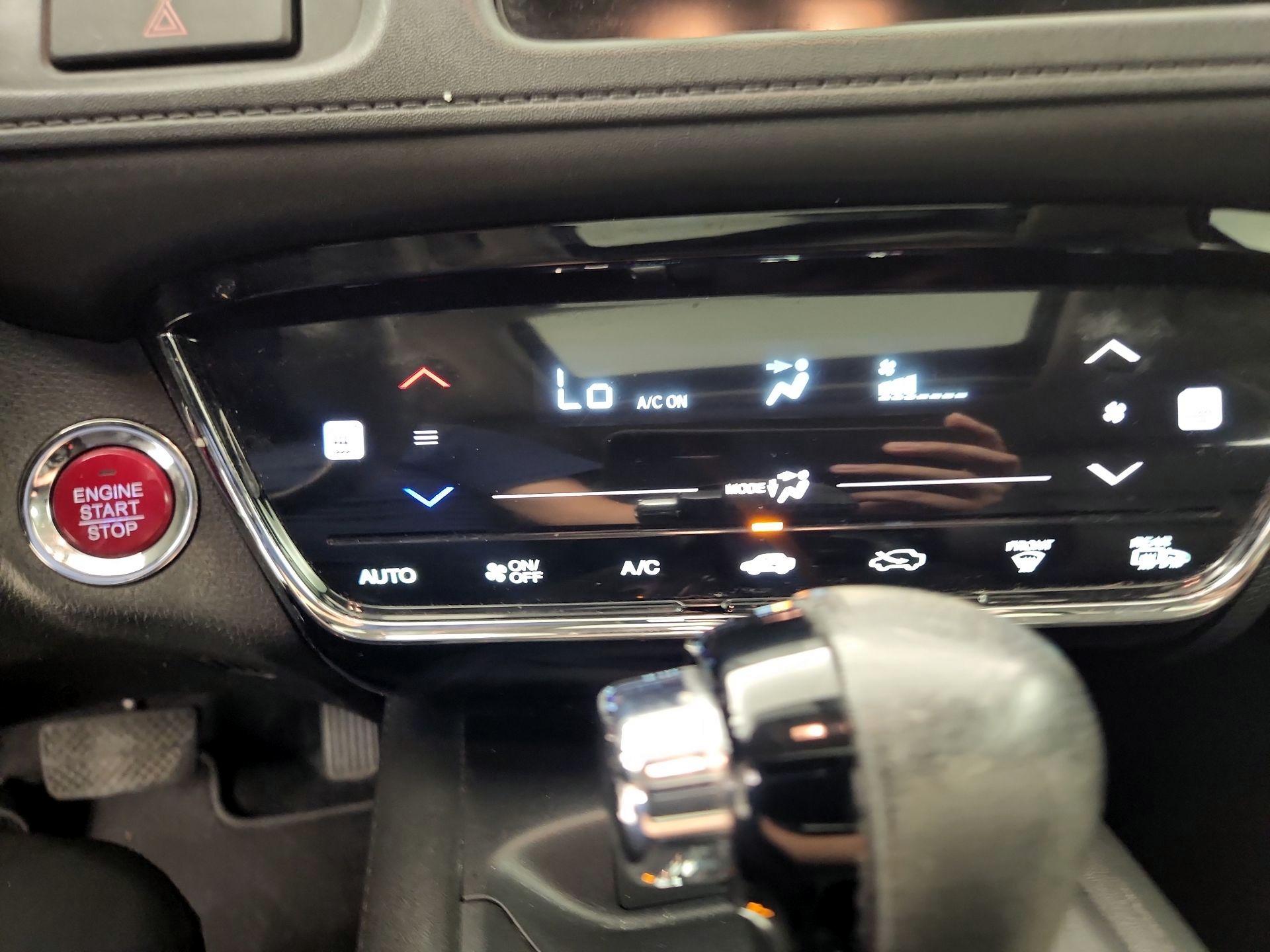 Thumbnail: 2016 Honda HR-V - 16