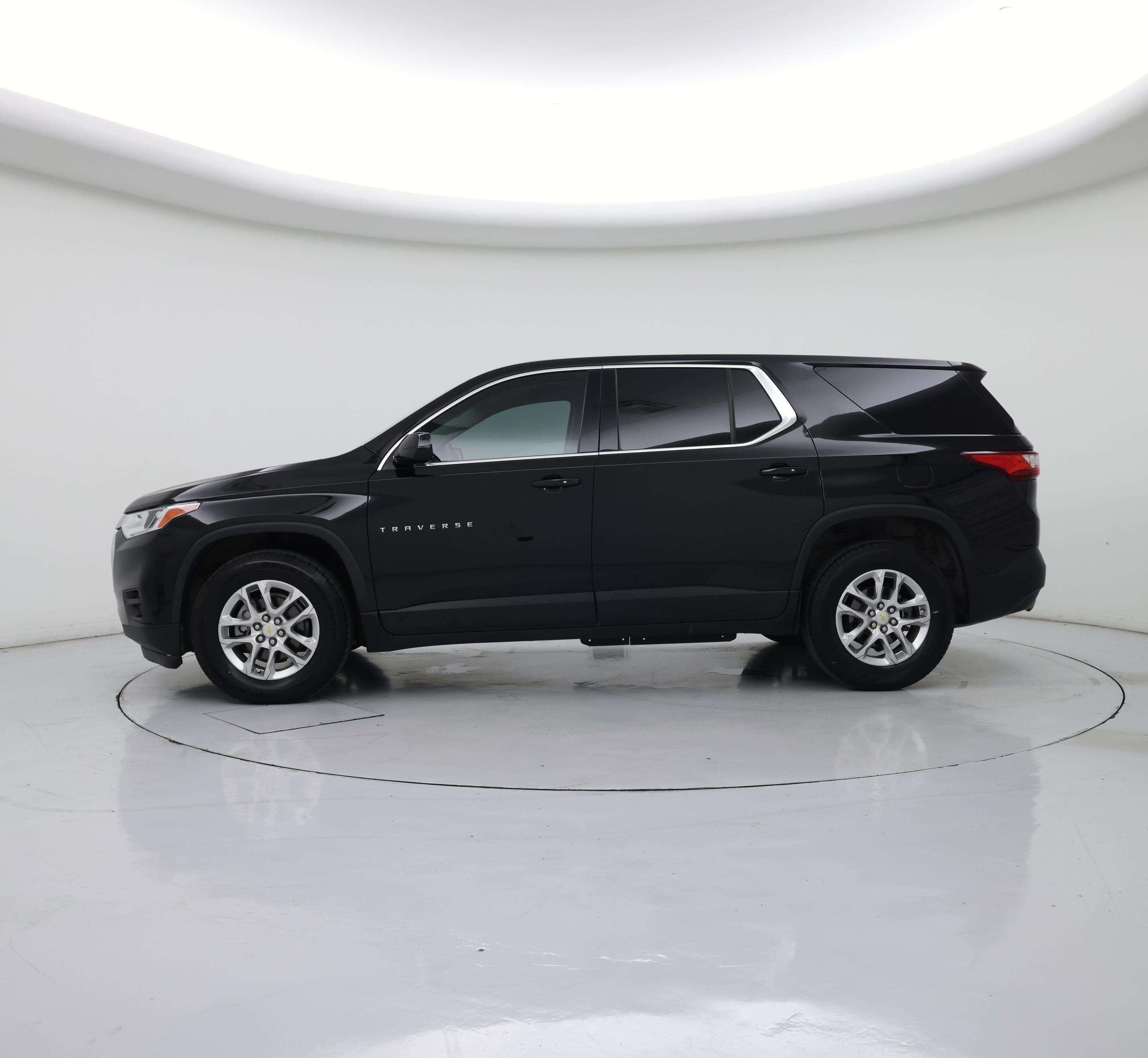 Thumbnail: 2020 Chevrolet Traverse - 3