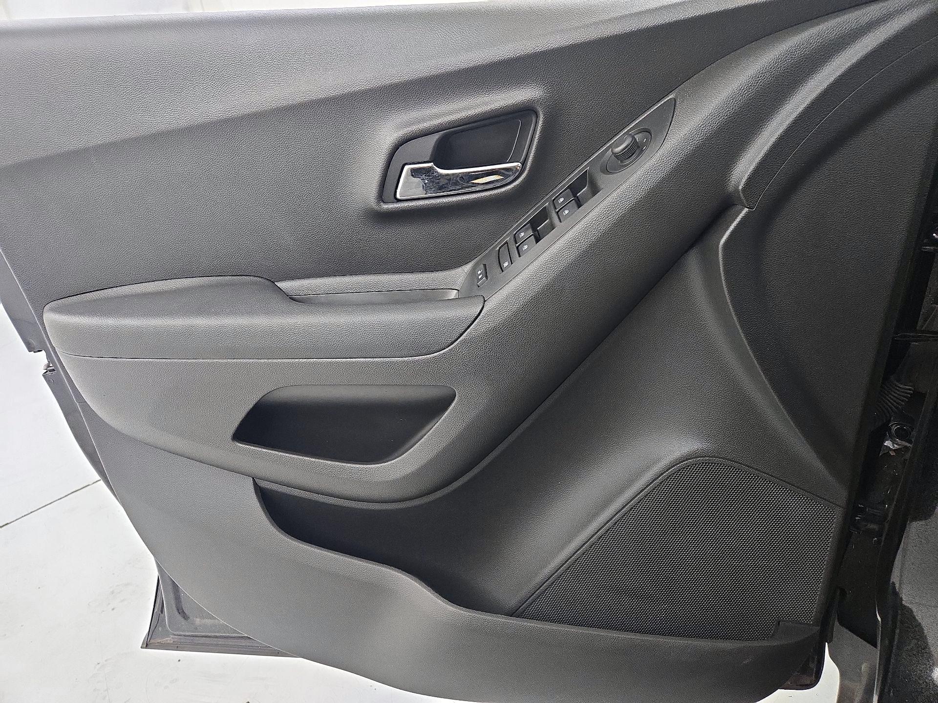 Thumbnail: 2020 Chevrolet Trax - 12
