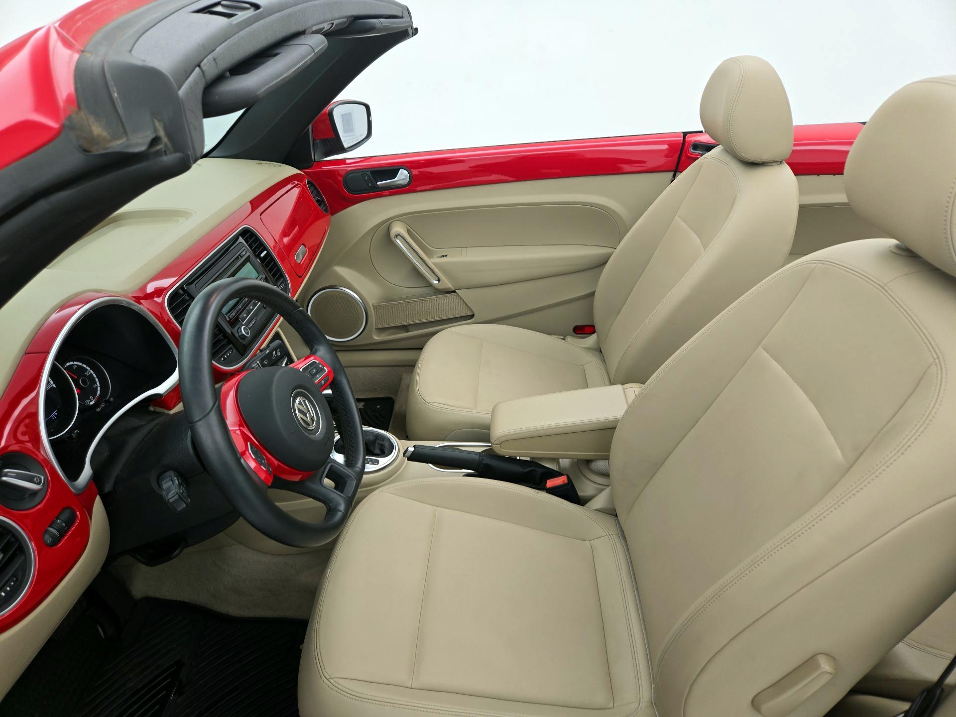 Thumbnail: 2014 Volkswagen Beetle - 11