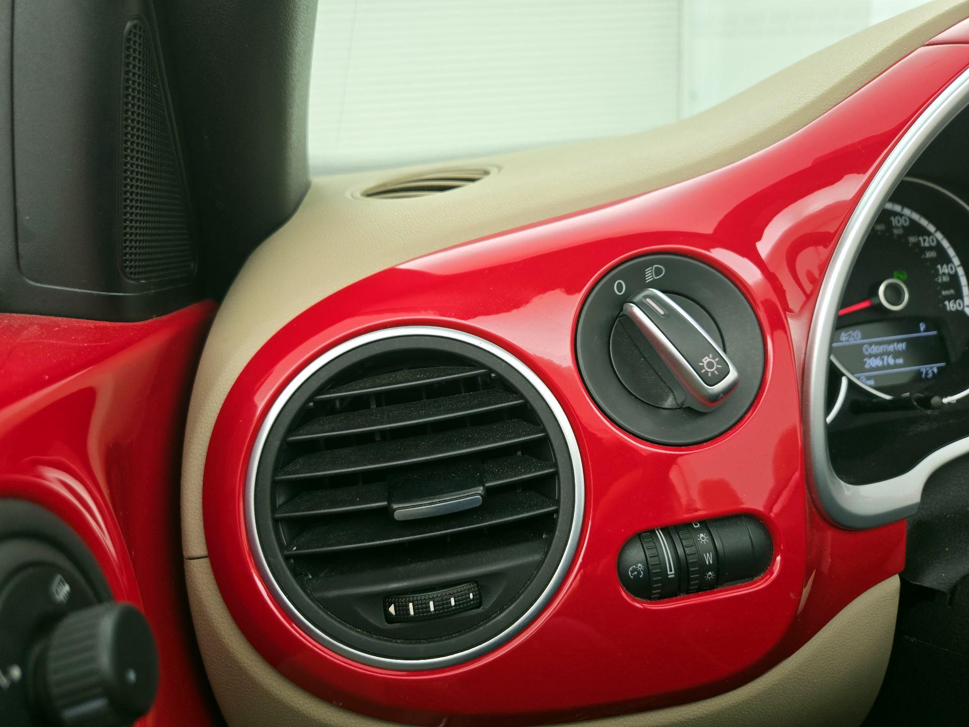 Thumbnail: 2014 Volkswagen Beetle - 13