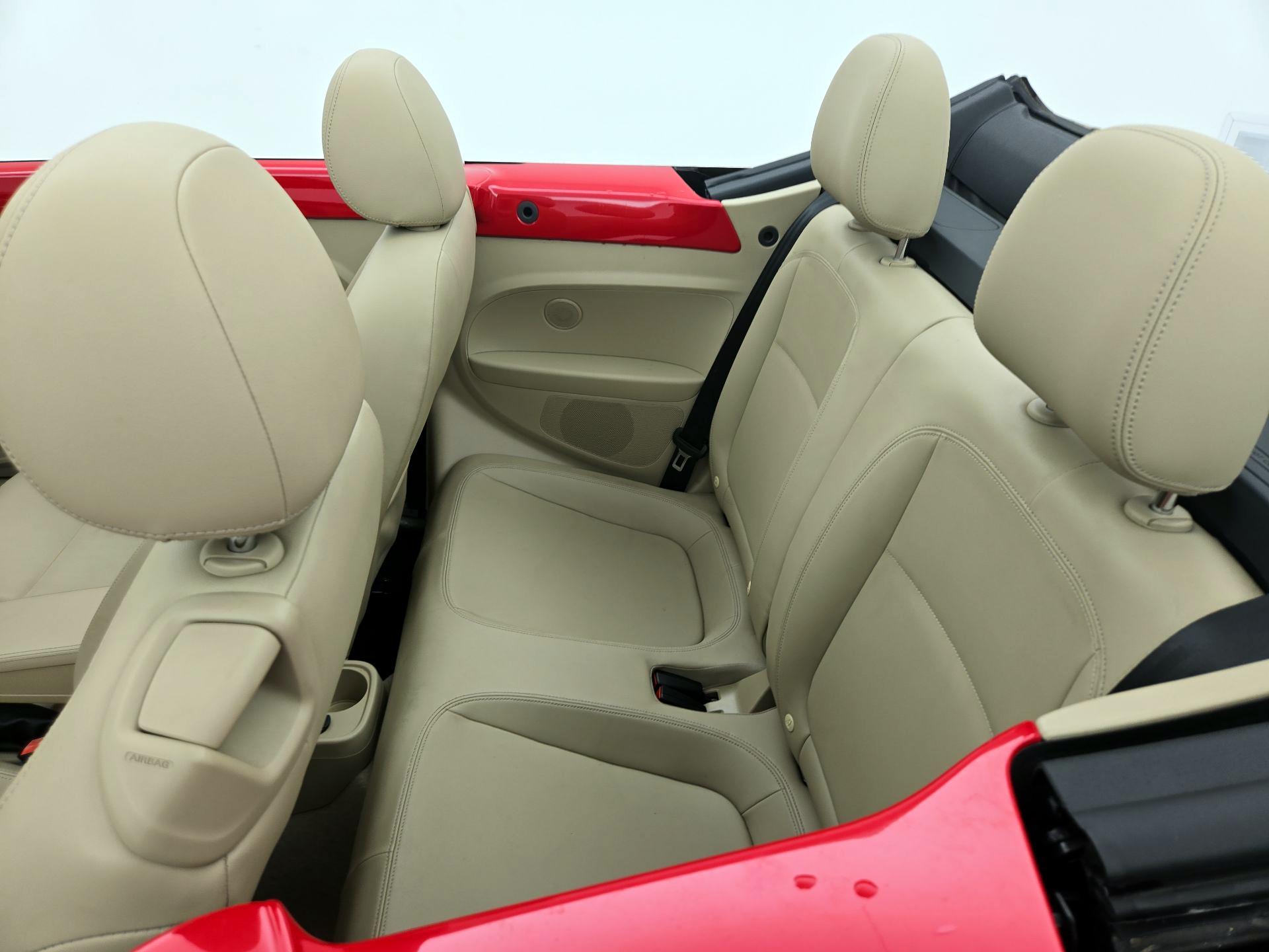 Thumbnail: 2014 Volkswagen Beetle - 18