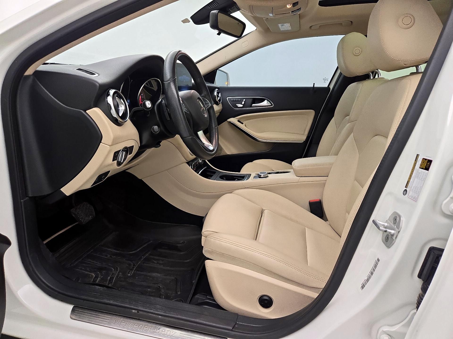 Thumbnail: 2018 Mercedes-Benz GLA - 11