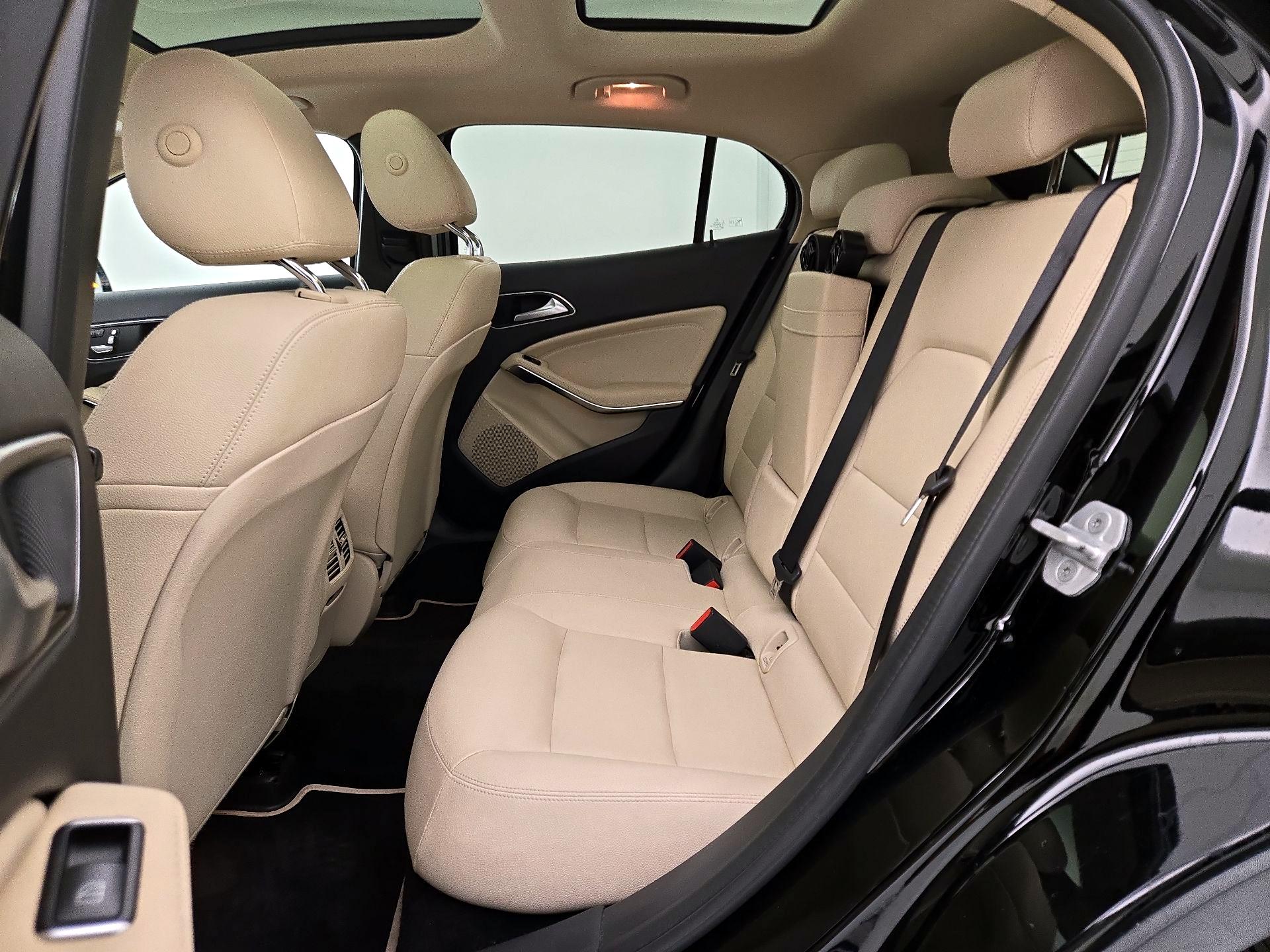 Thumbnail: 2018 Mercedes-Benz GLA - 19