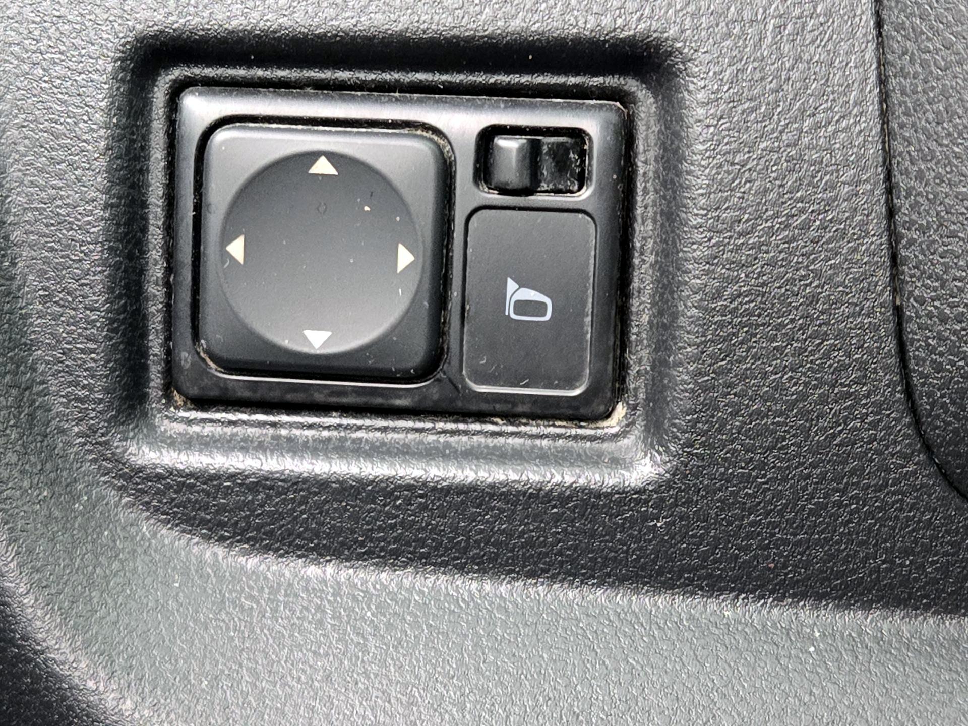 Thumbnail: 2016 Nissan Versa - 13