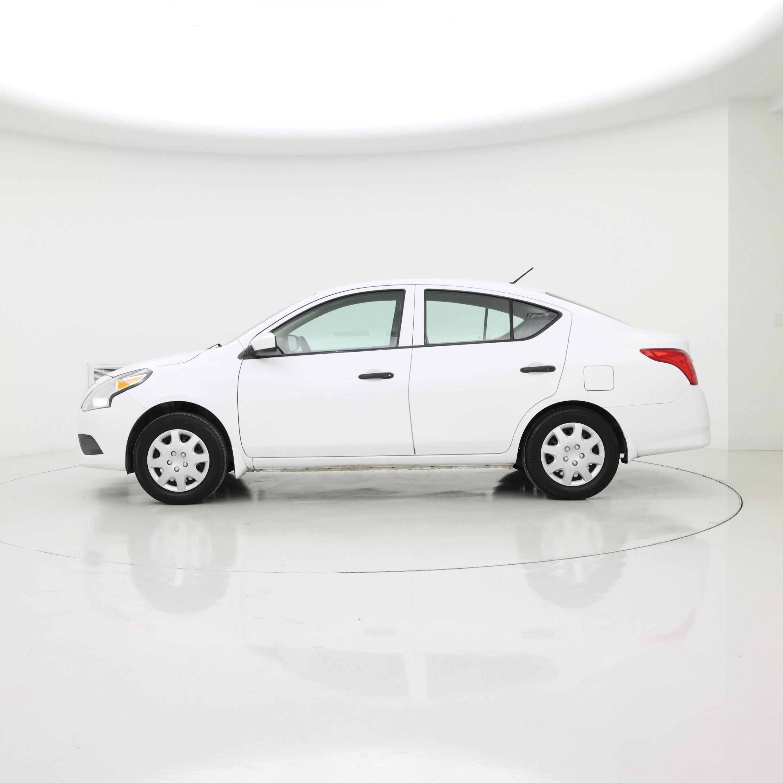 Thumbnail: 2016 Nissan Versa - 3