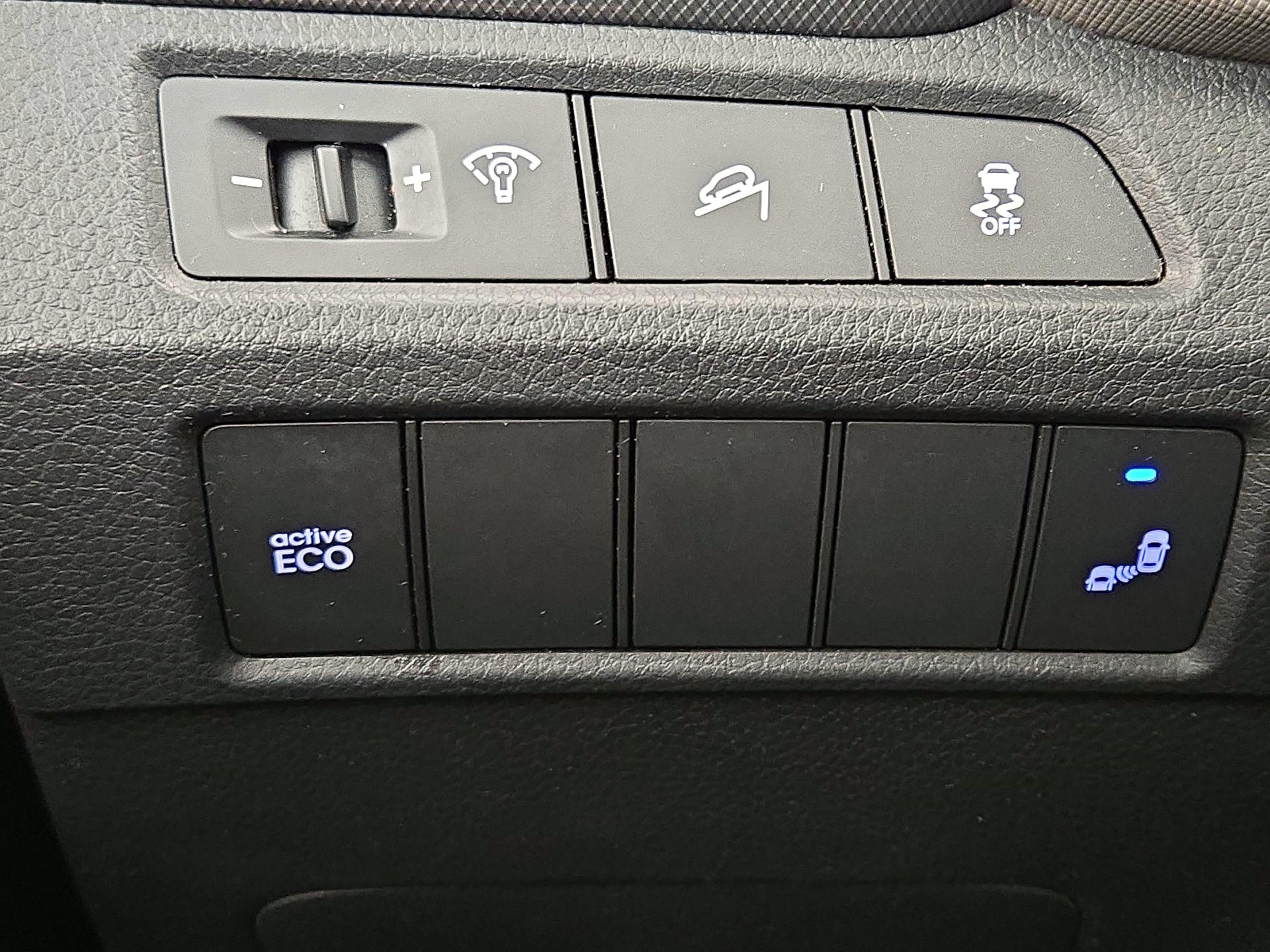 Thumbnail: 2014 Hyundai Santa Fe - 13