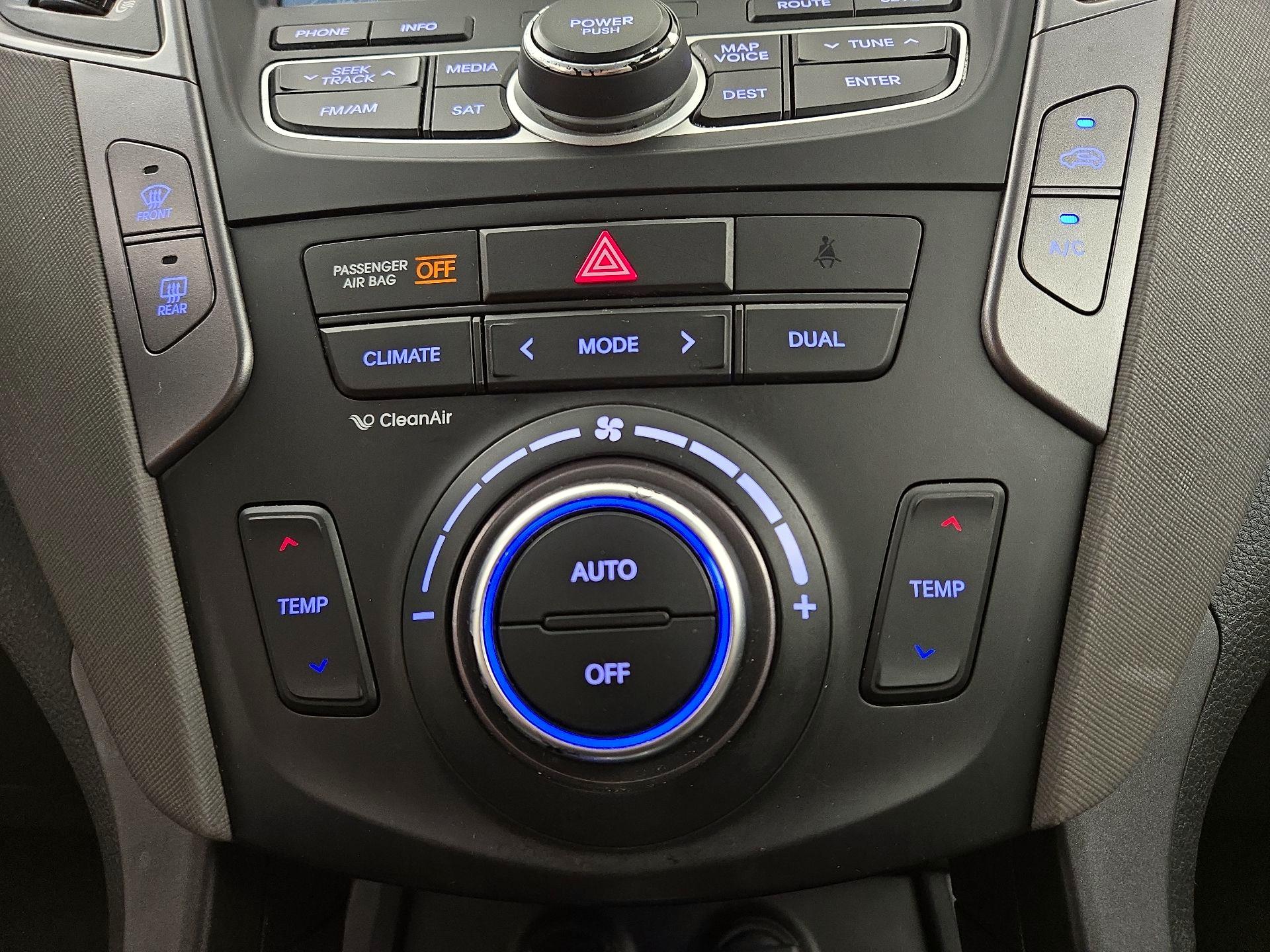 Thumbnail: 2014 Hyundai Santa Fe - 17