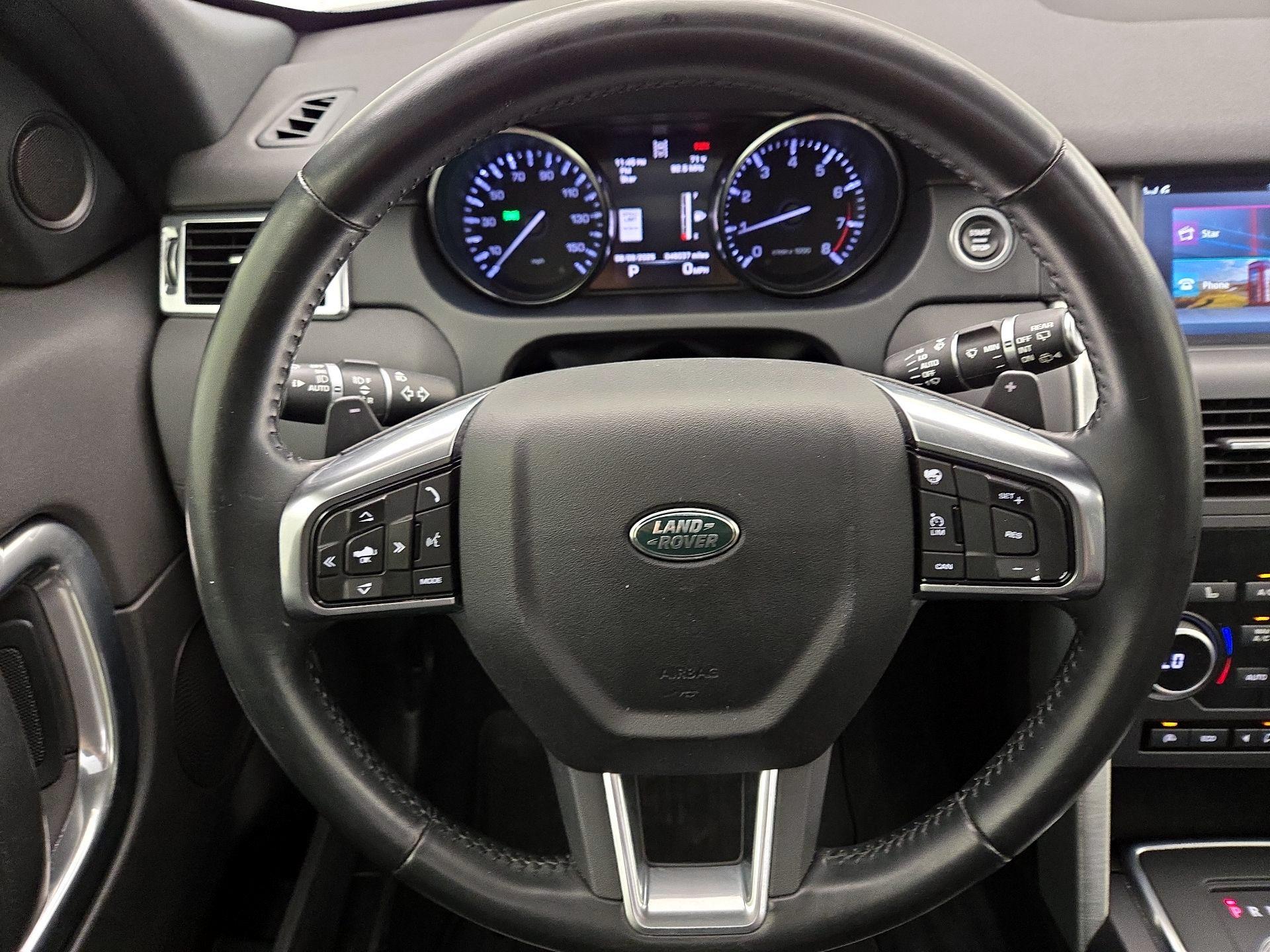 Thumbnail: 2016 Land Rover Discovery Sport - 10