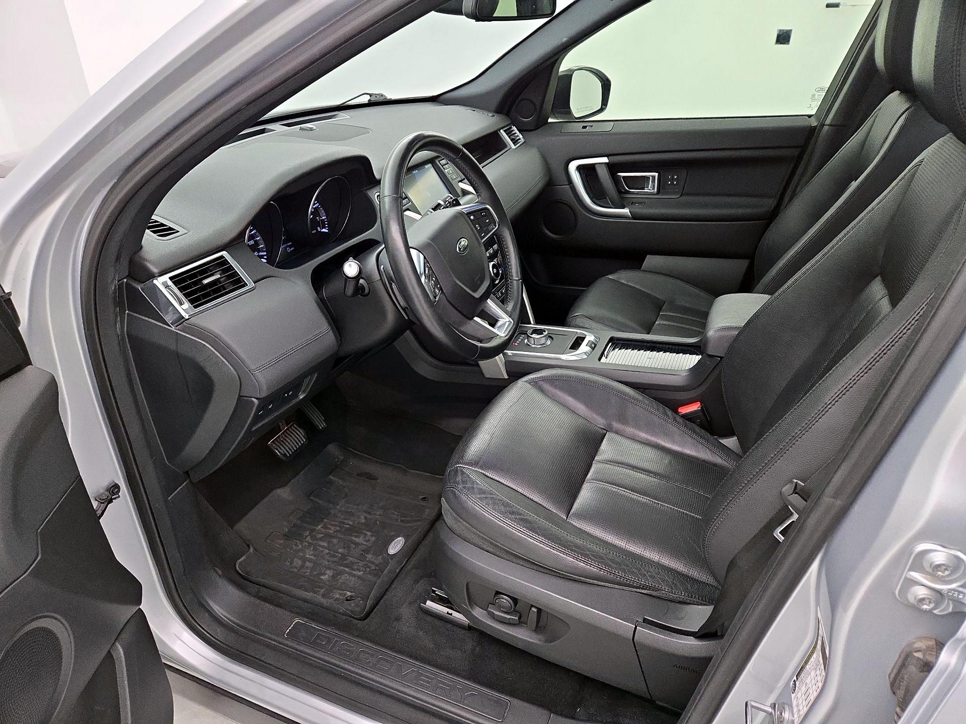 Thumbnail: 2016 Land Rover Discovery Sport - 11