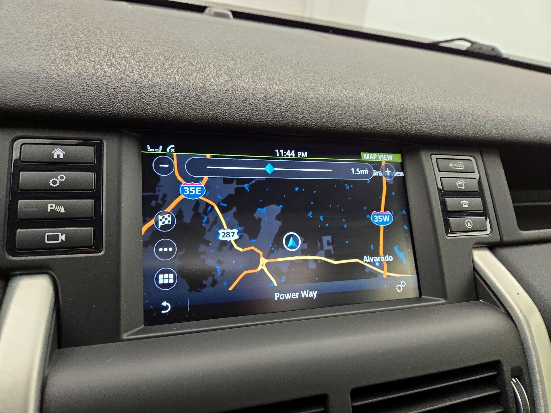Thumbnail: 2016 Land Rover Discovery Sport - 14