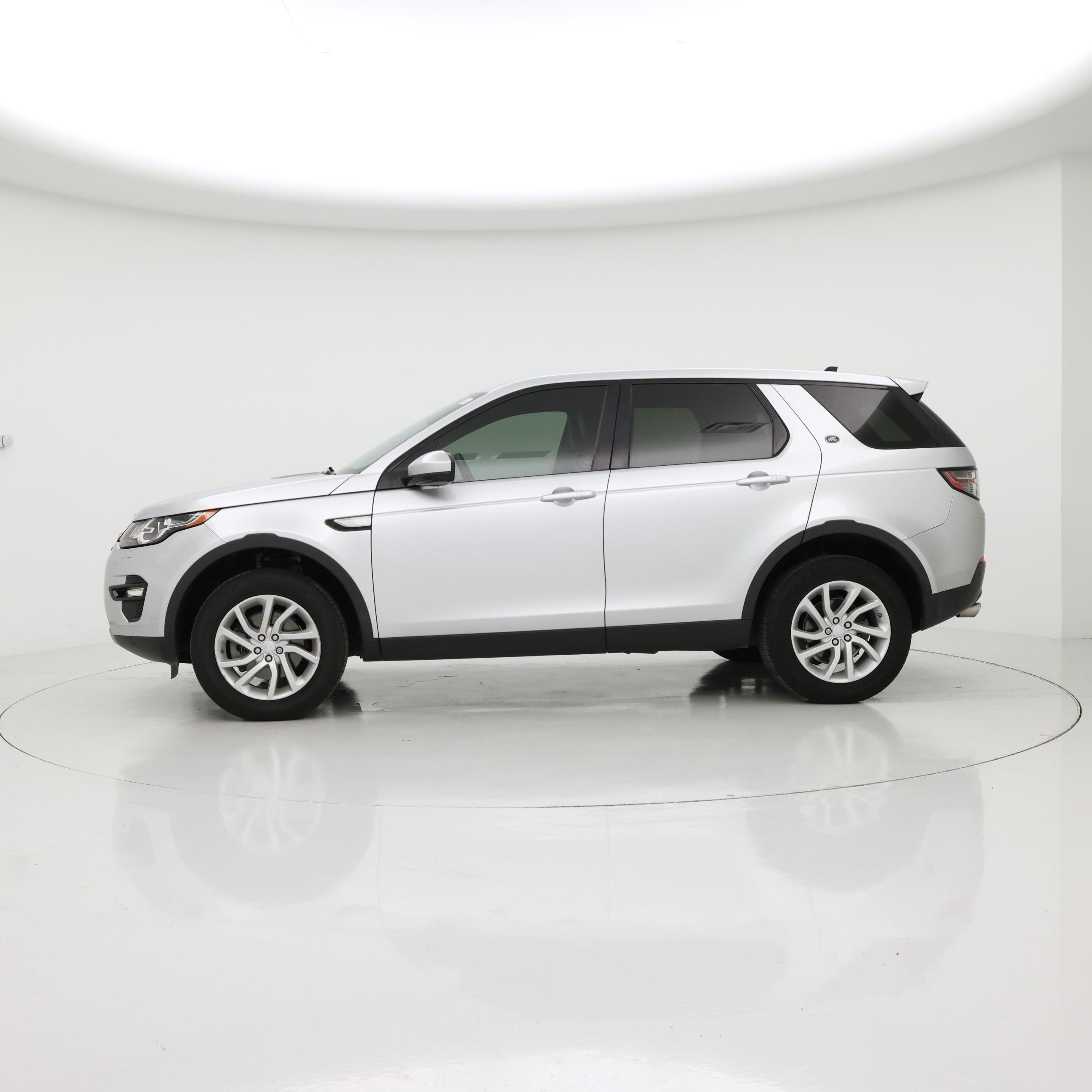 Thumbnail: 2016 Land Rover Discovery Sport - 3