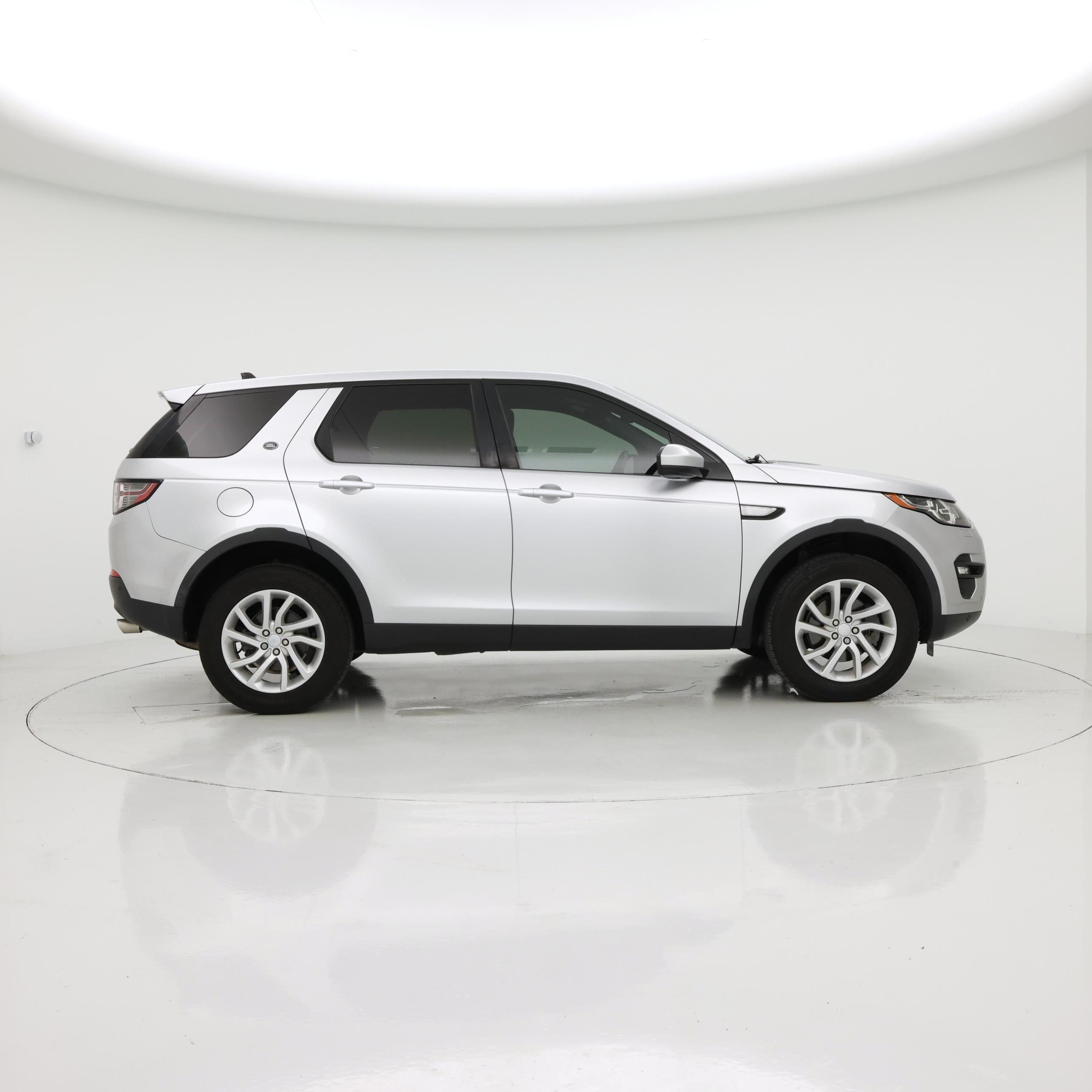 Thumbnail: 2016 Land Rover Discovery Sport - 7