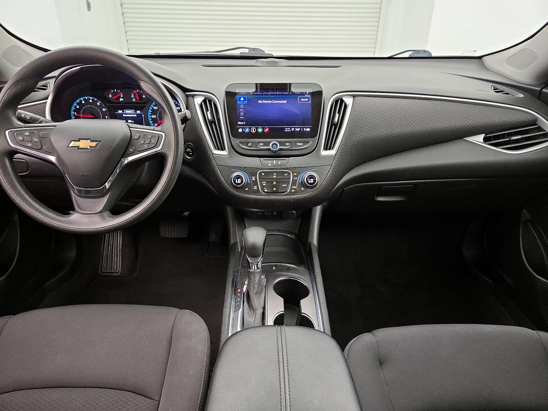 Thumbnail: 2022 Chevrolet Malibu - 9