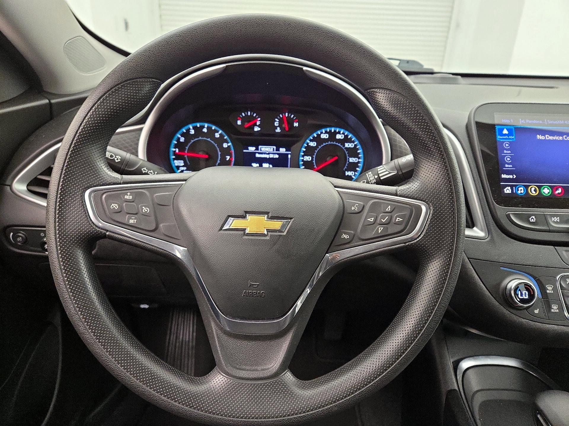 Thumbnail: 2022 Chevrolet Malibu - 10