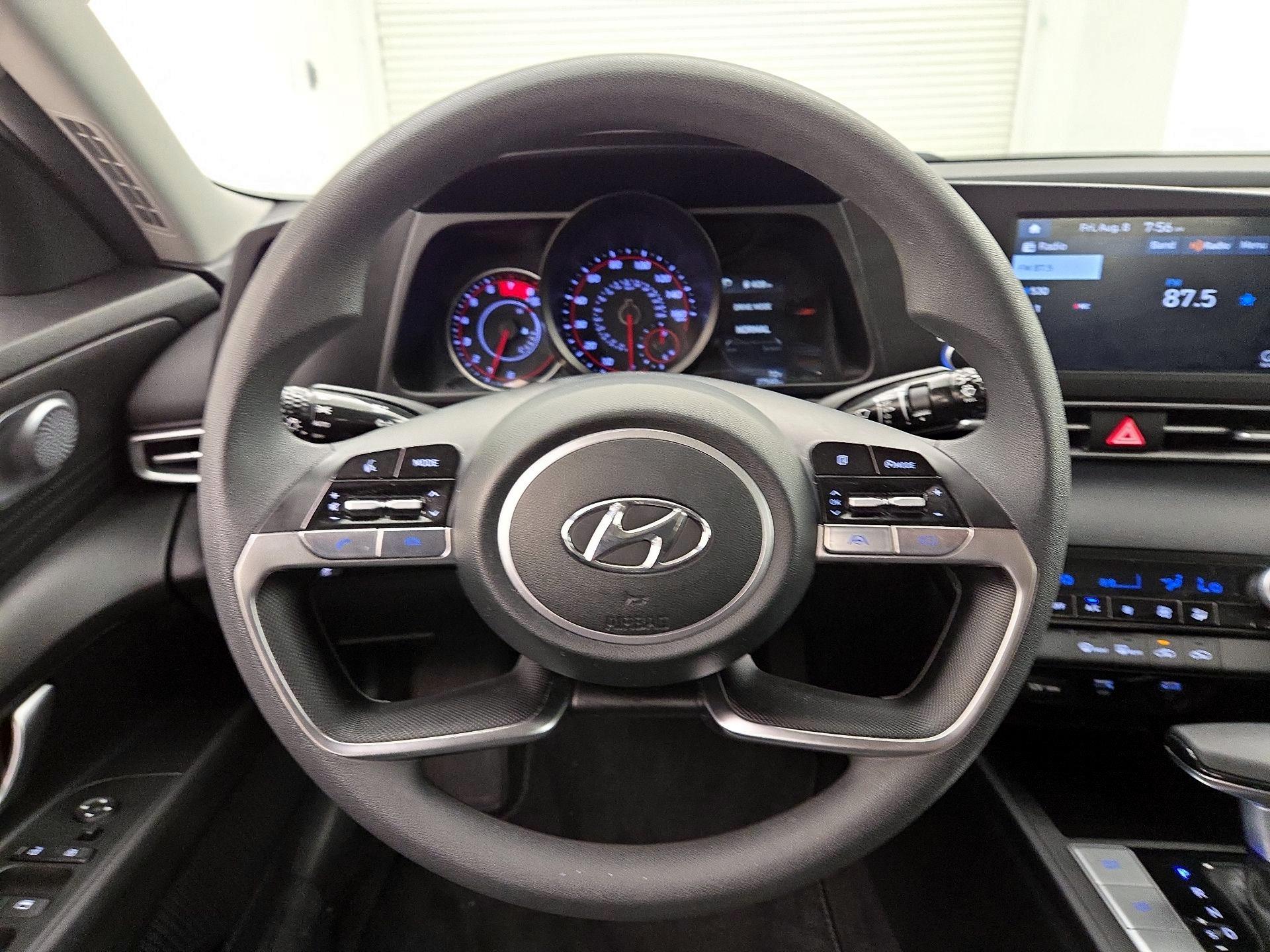 Thumbnail: 2022 Hyundai Elantra - 10