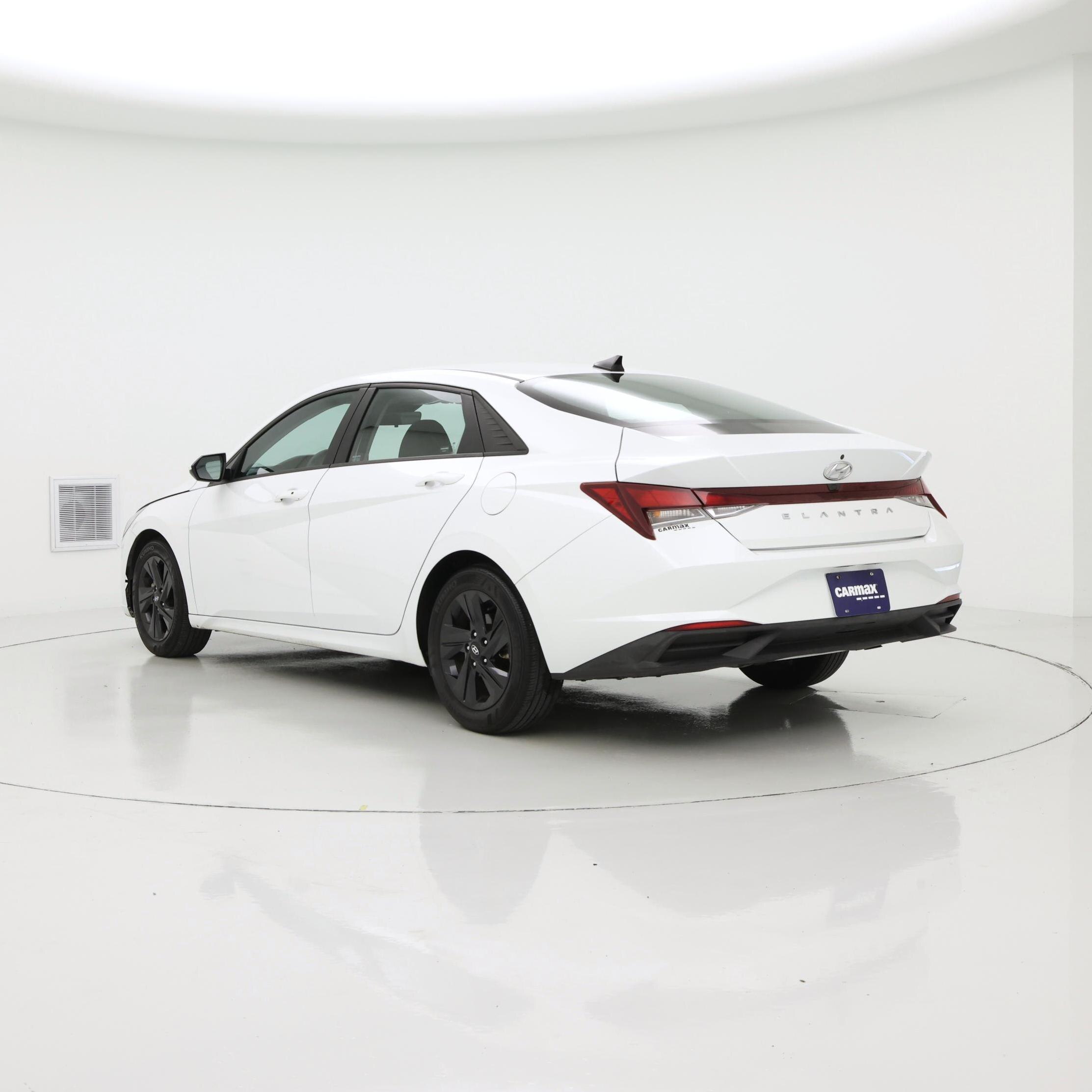 Thumbnail: 2022 Hyundai Elantra - 2