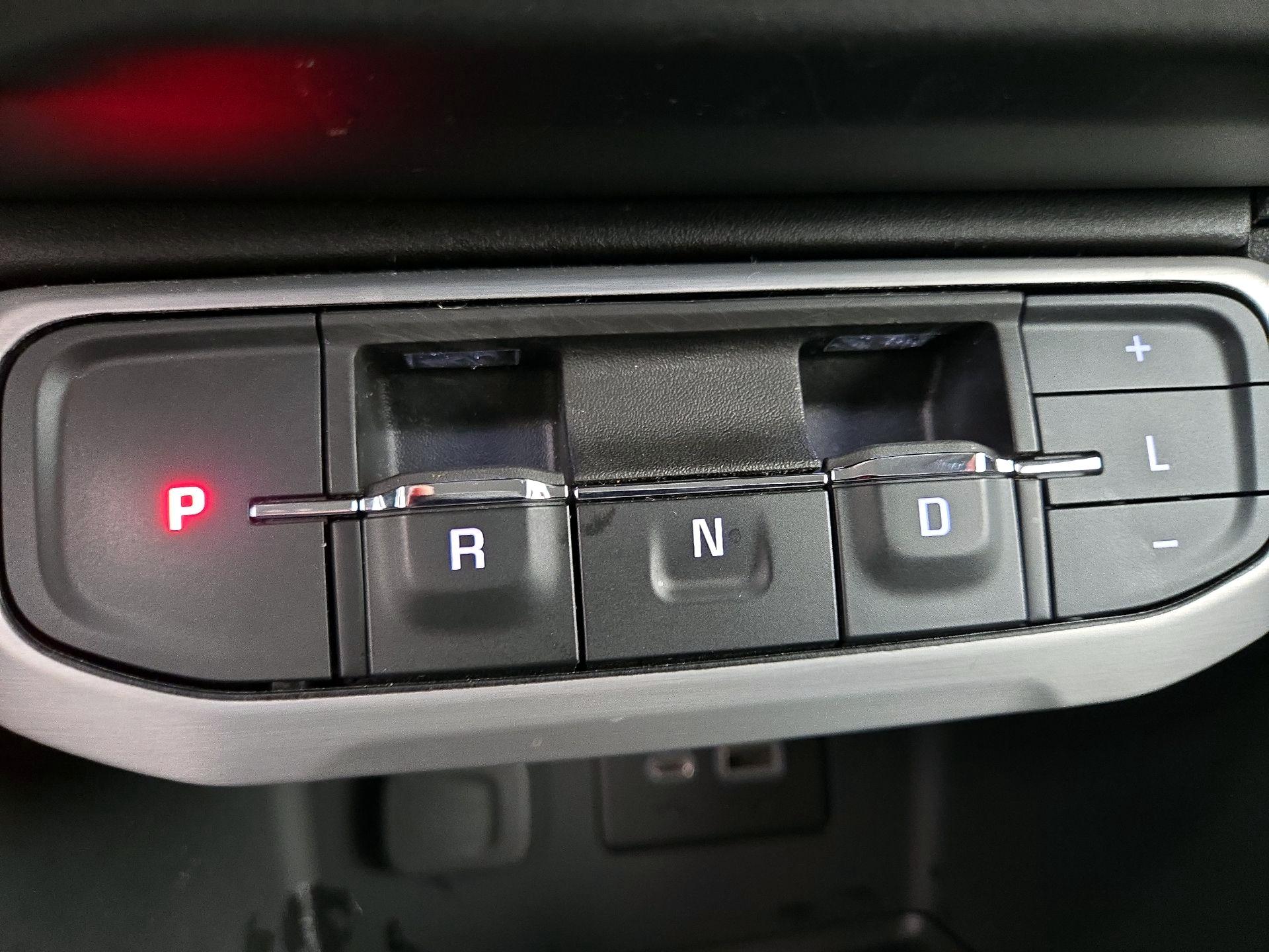 Thumbnail: 2023 GMC Acadia - 17