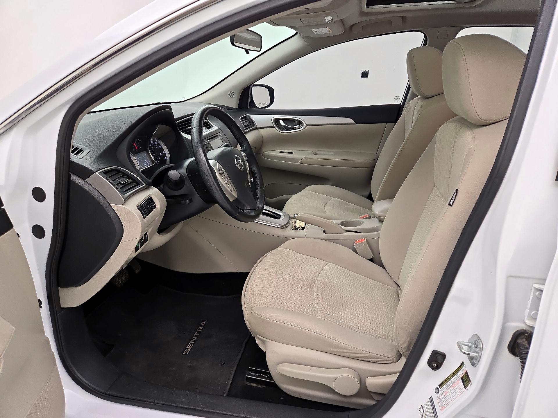 Thumbnail: 2015 Nissan Sentra - 11