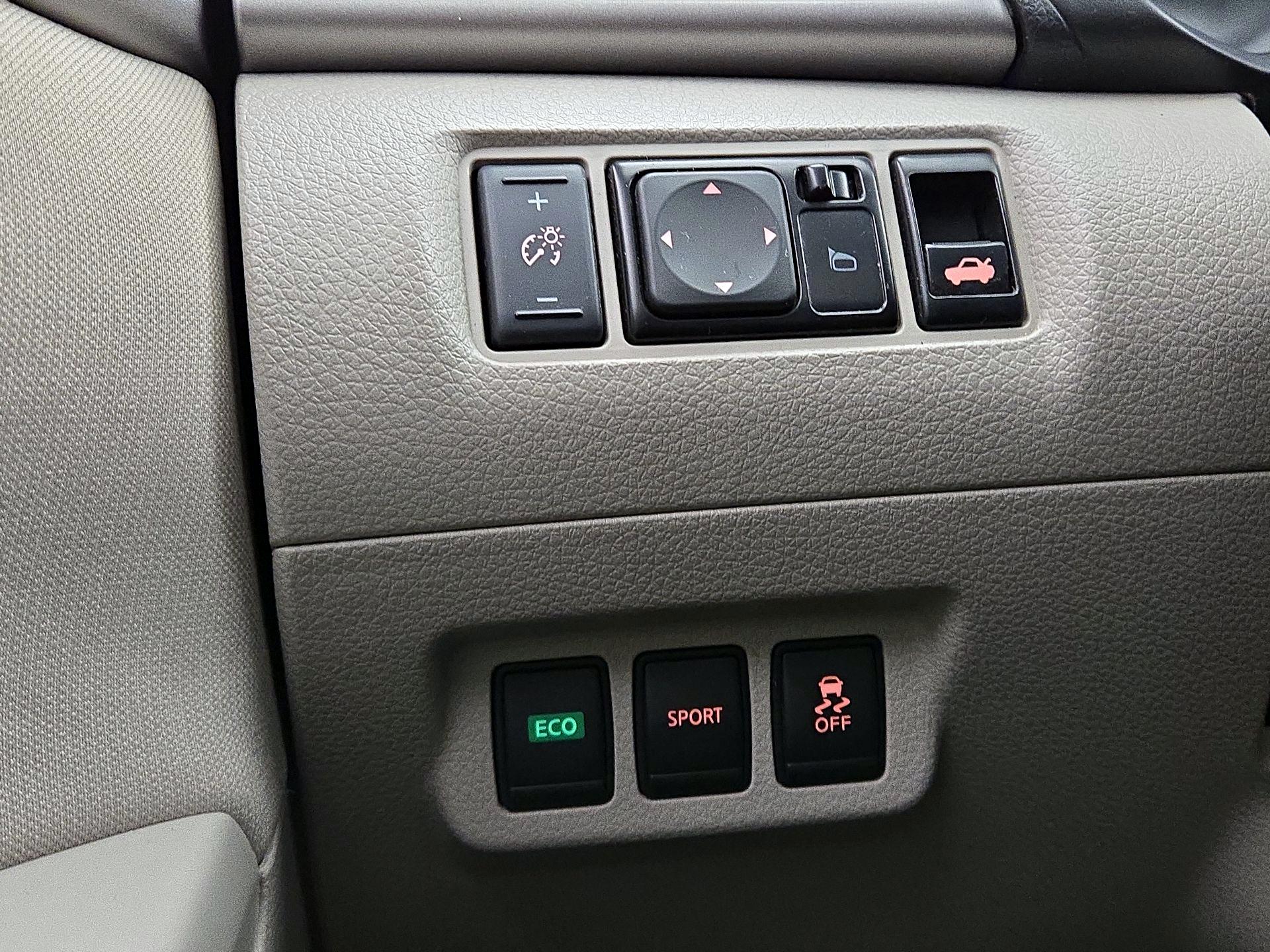 Thumbnail: 2015 Nissan Sentra - 13