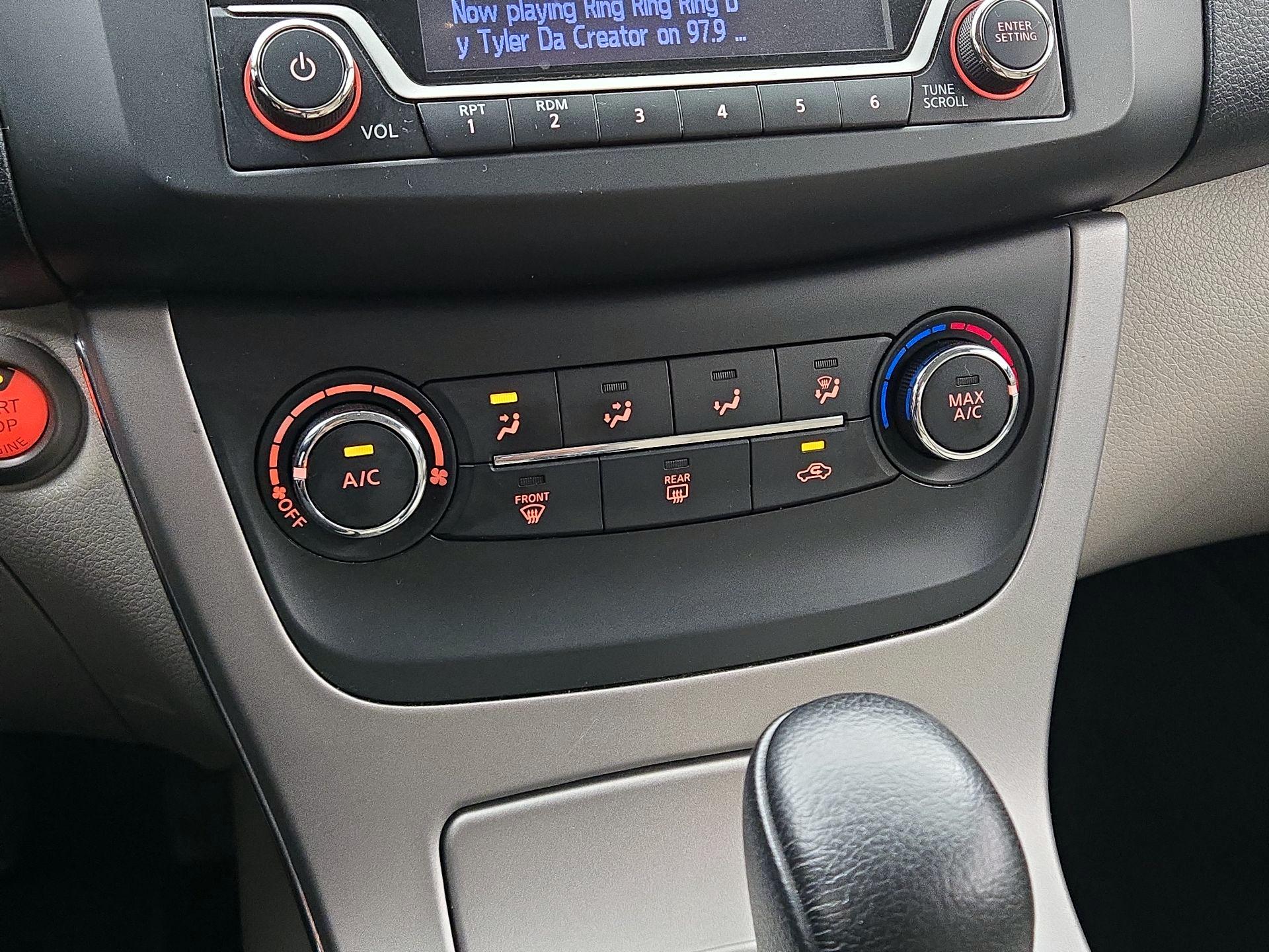 Thumbnail: 2015 Nissan Sentra - 16