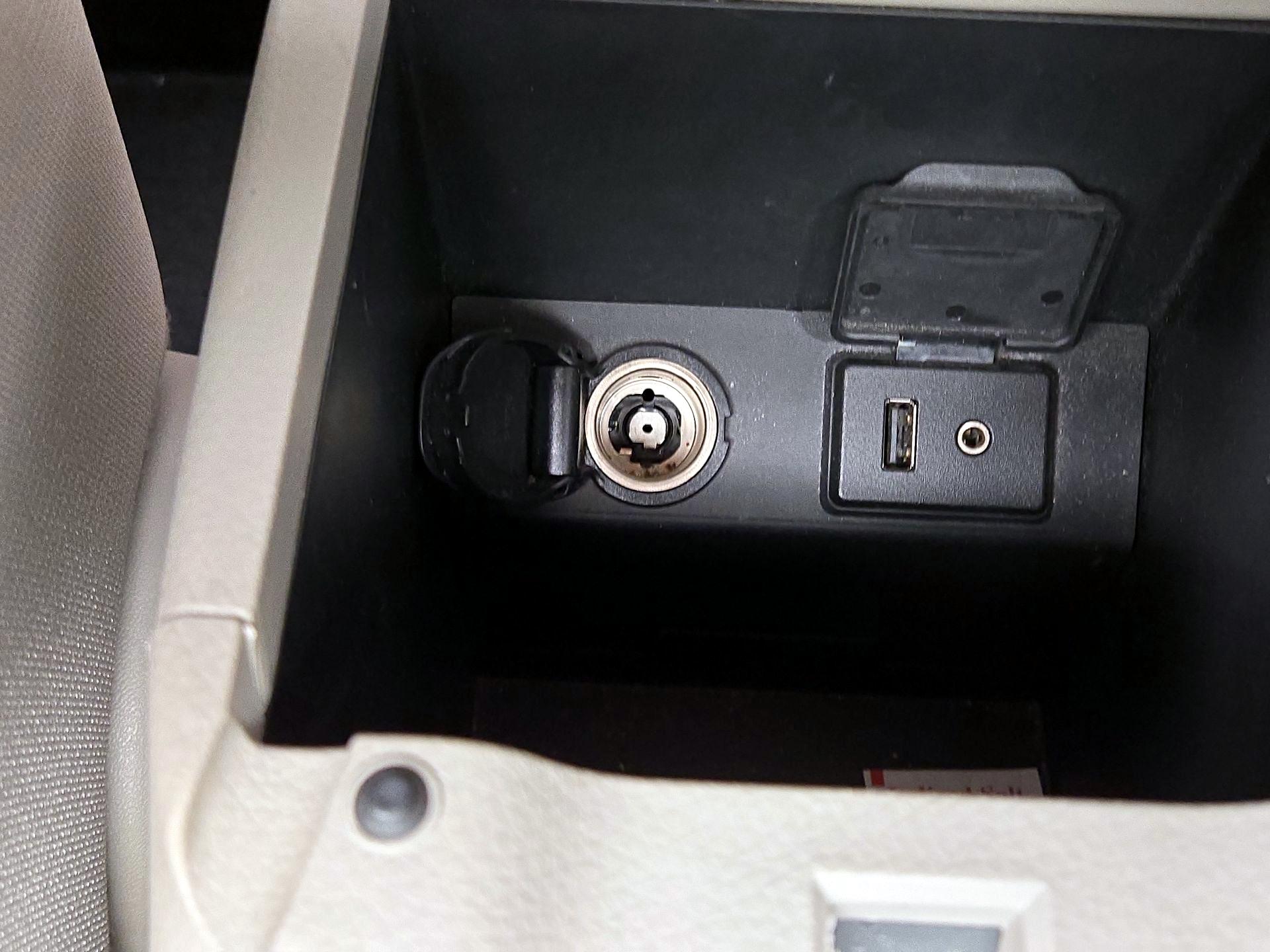 Thumbnail: 2015 Nissan Sentra - 18
