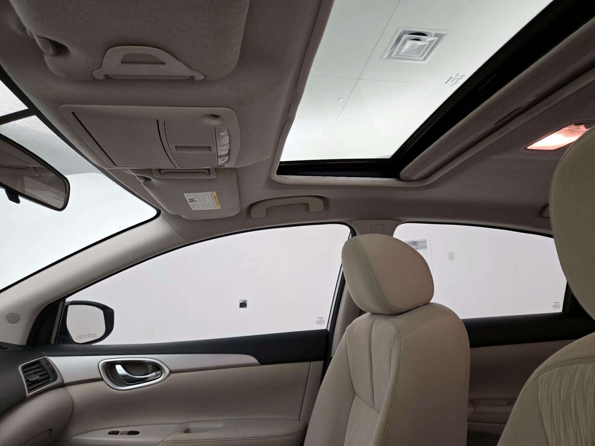 Thumbnail: 2015 Nissan Sentra - 19