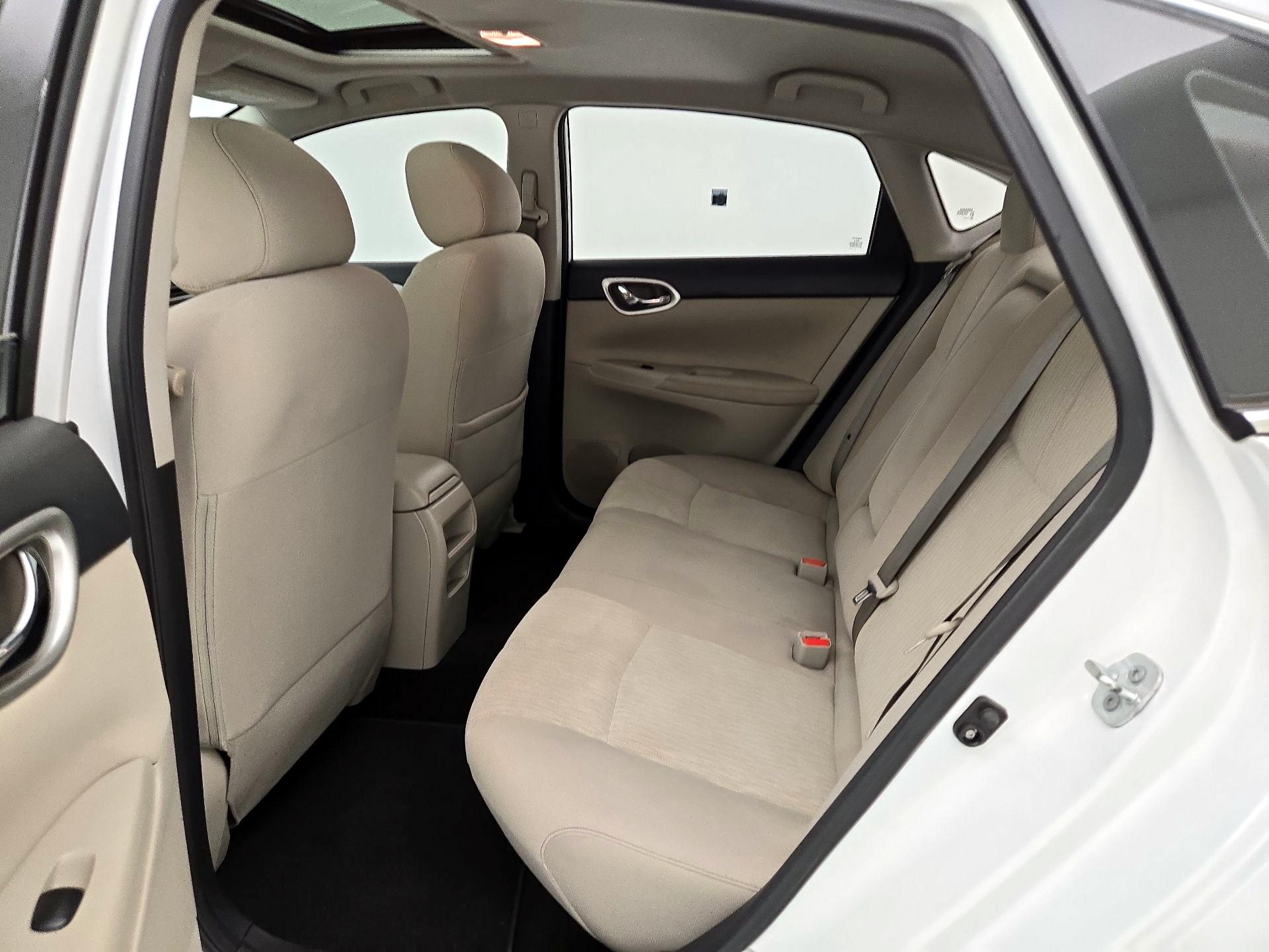 Thumbnail: 2015 Nissan Sentra - 20