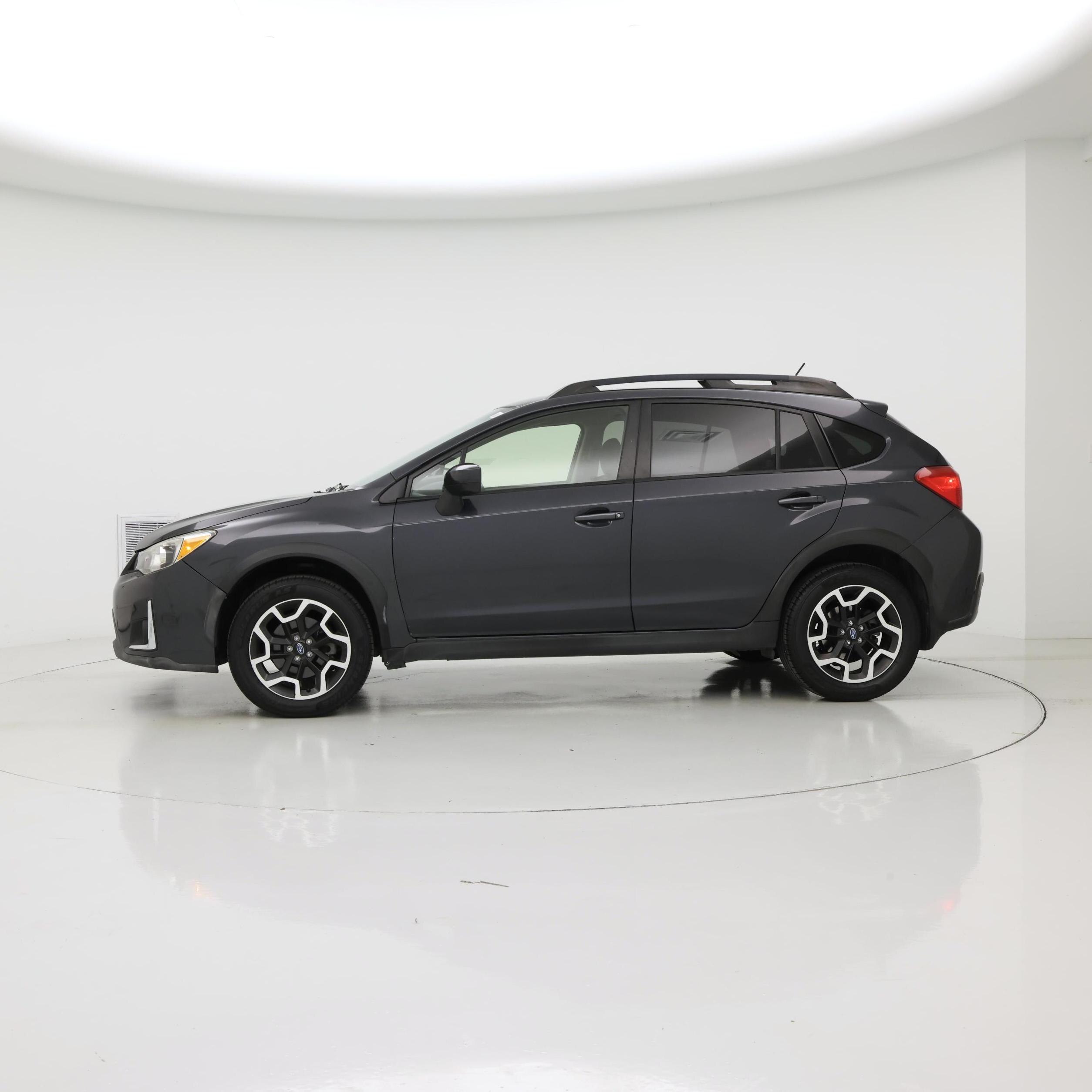 Thumbnail: 2017 Subaru Crosstrek - 3