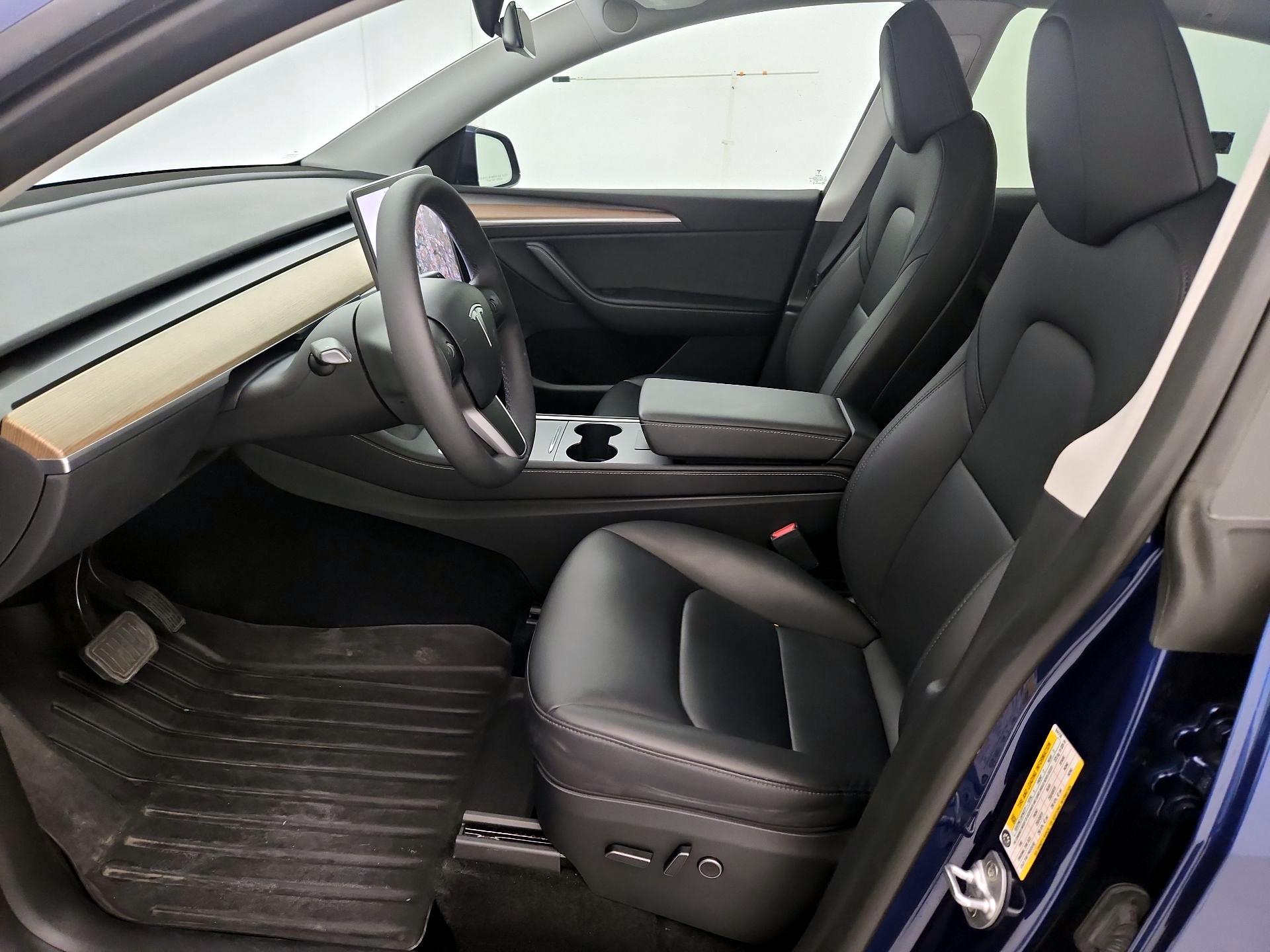 Thumbnail: 2023 Tesla Model Y - 11