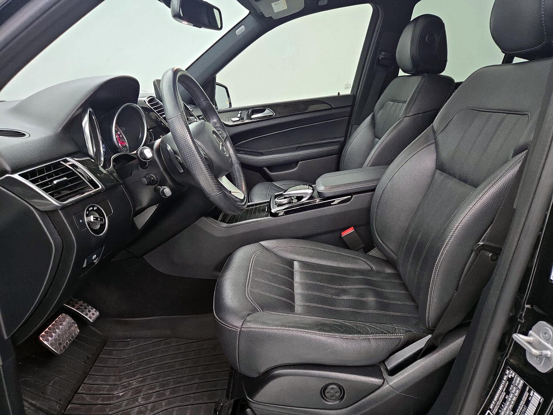 Thumbnail: 2017 Mercedes-Benz GLE - 11