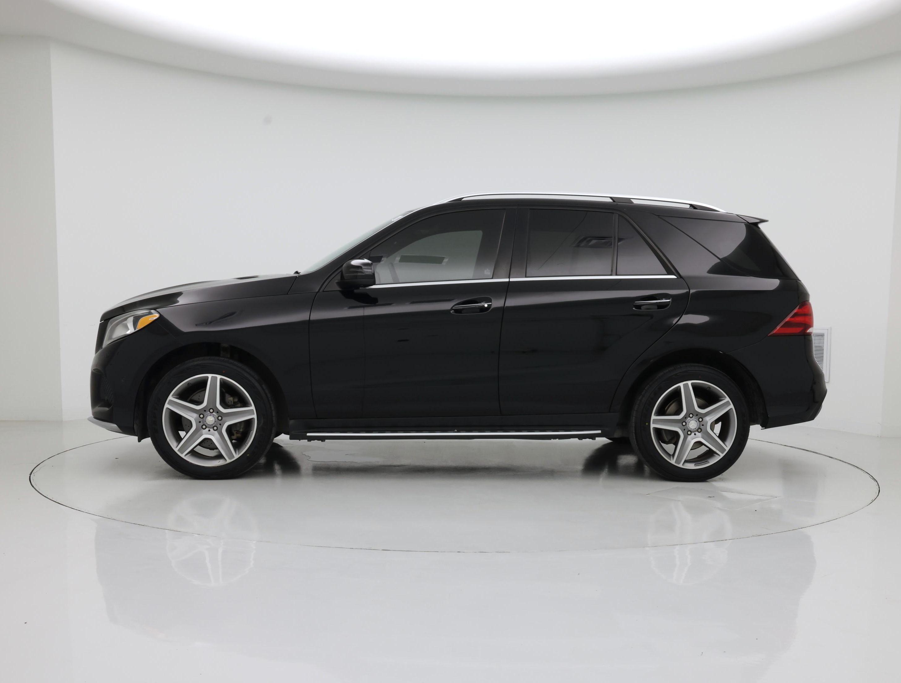 Thumbnail: 2017 Mercedes-Benz GLE - 3
