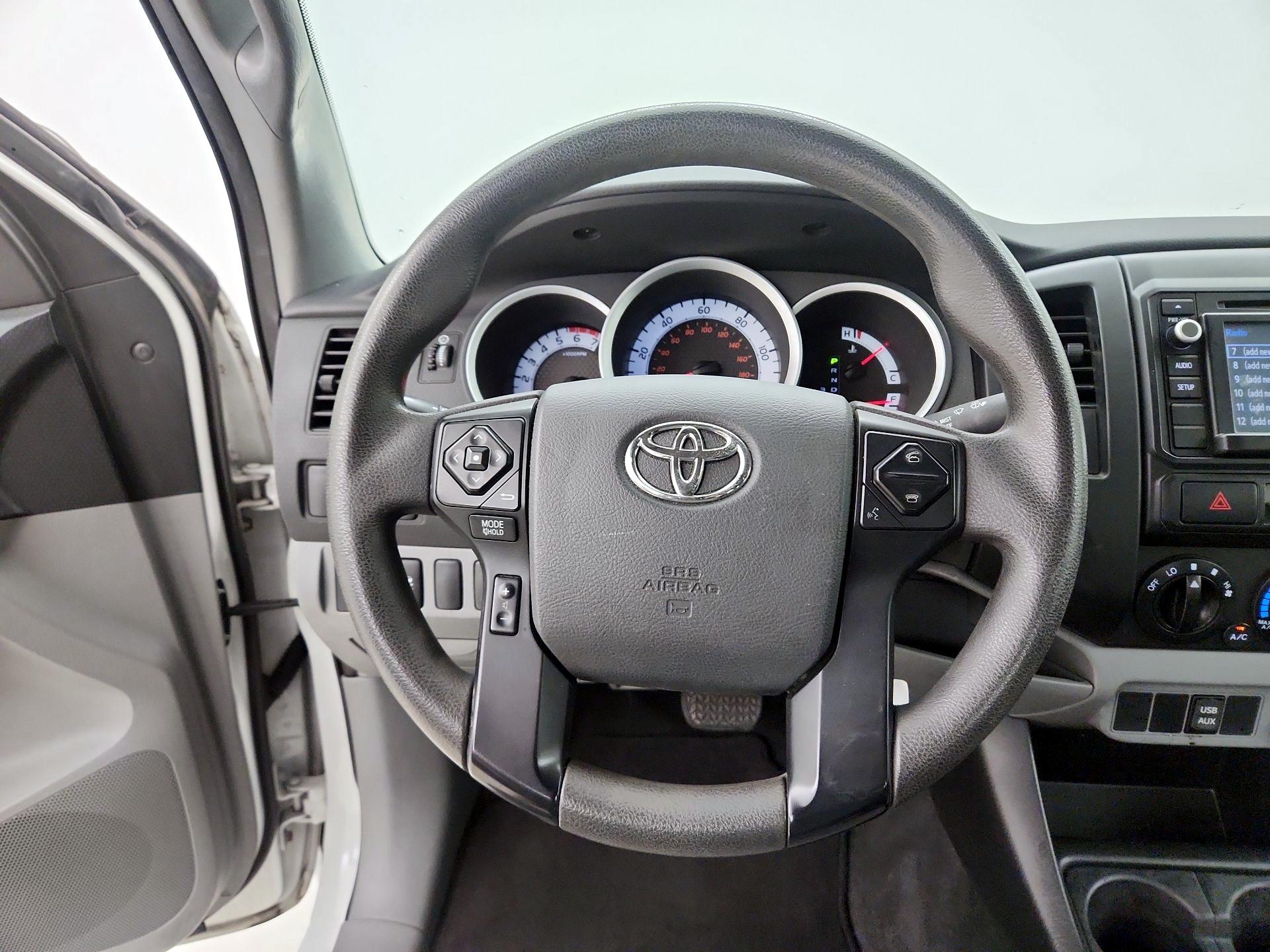 Thumbnail: 2015 Toyota Tacoma - 10