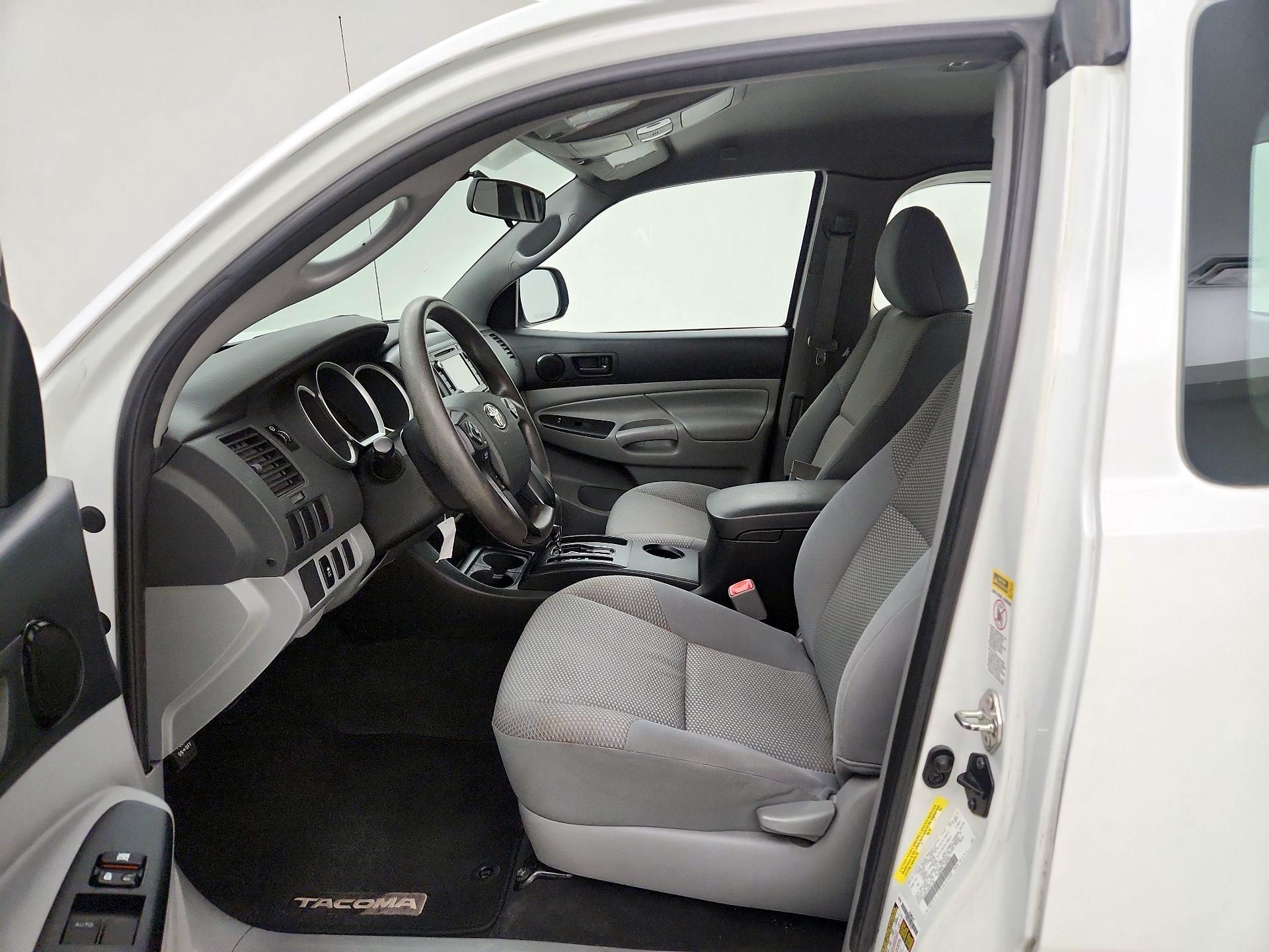 Thumbnail: 2015 Toyota Tacoma - 11