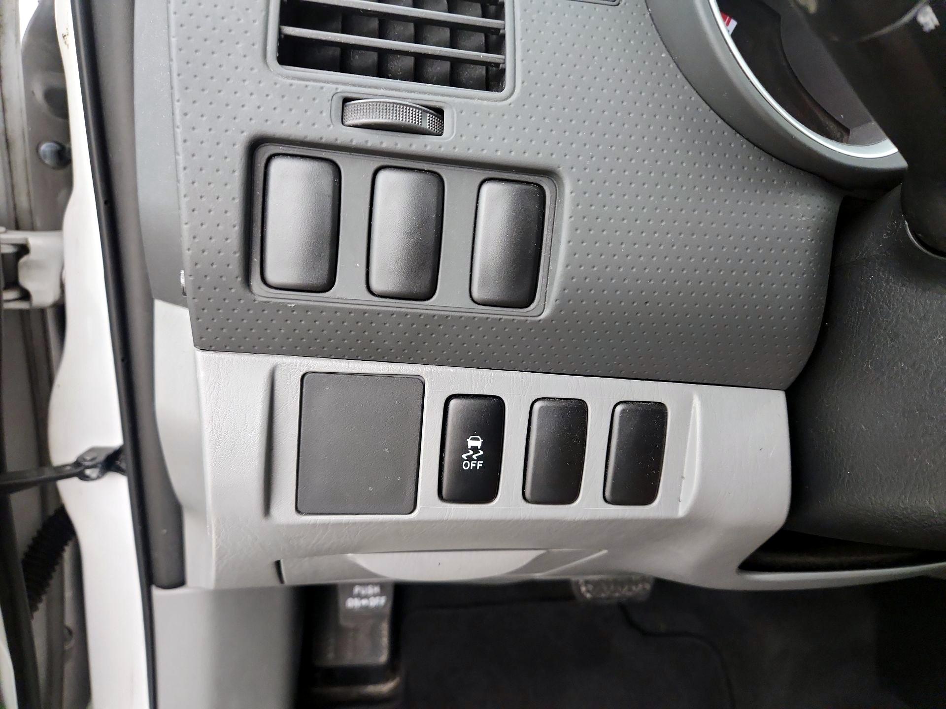 Thumbnail: 2015 Toyota Tacoma - 13