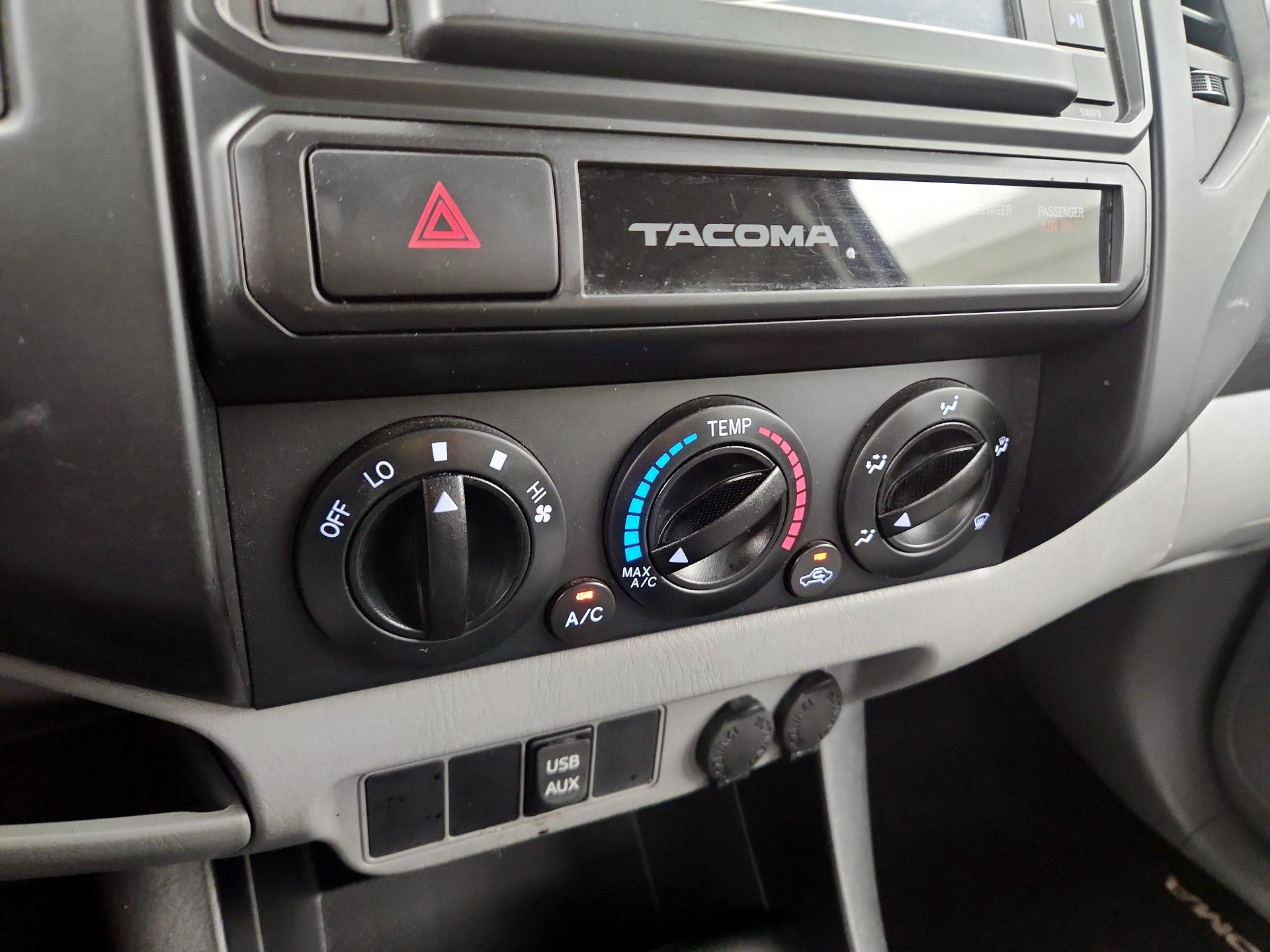 Thumbnail: 2015 Toyota Tacoma - 15