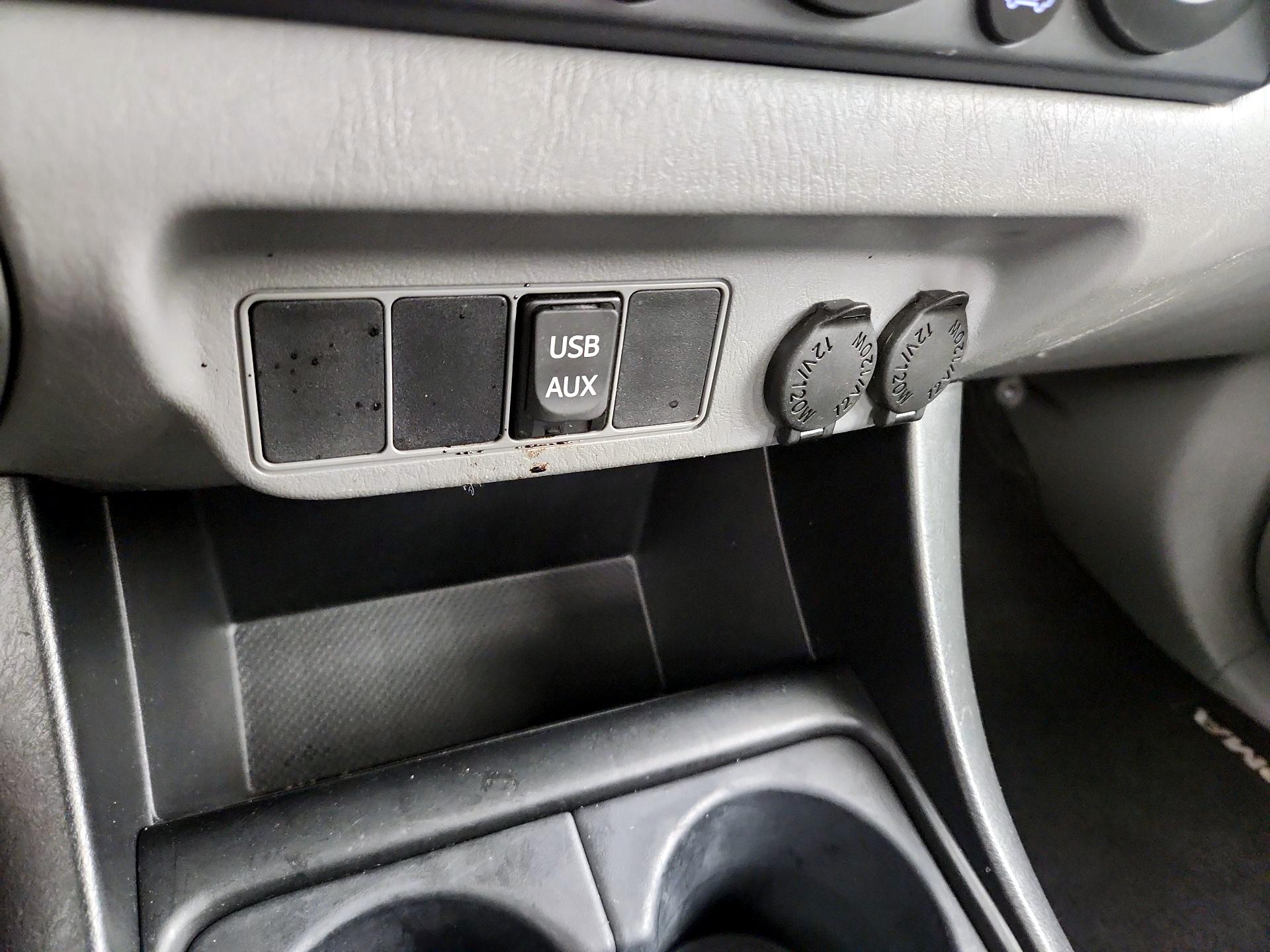 Thumbnail: 2015 Toyota Tacoma - 17