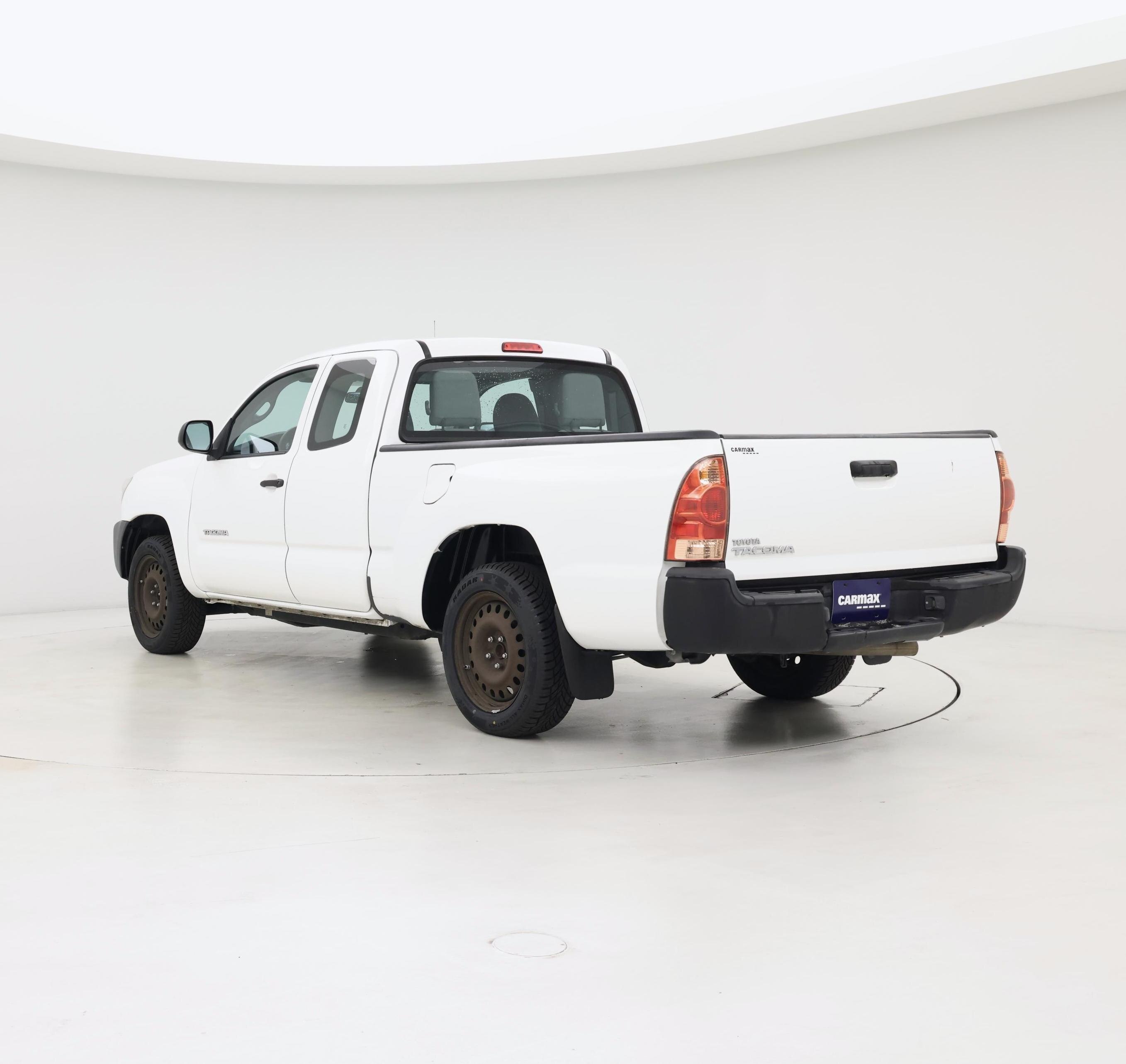 Thumbnail: 2015 Toyota Tacoma - 2