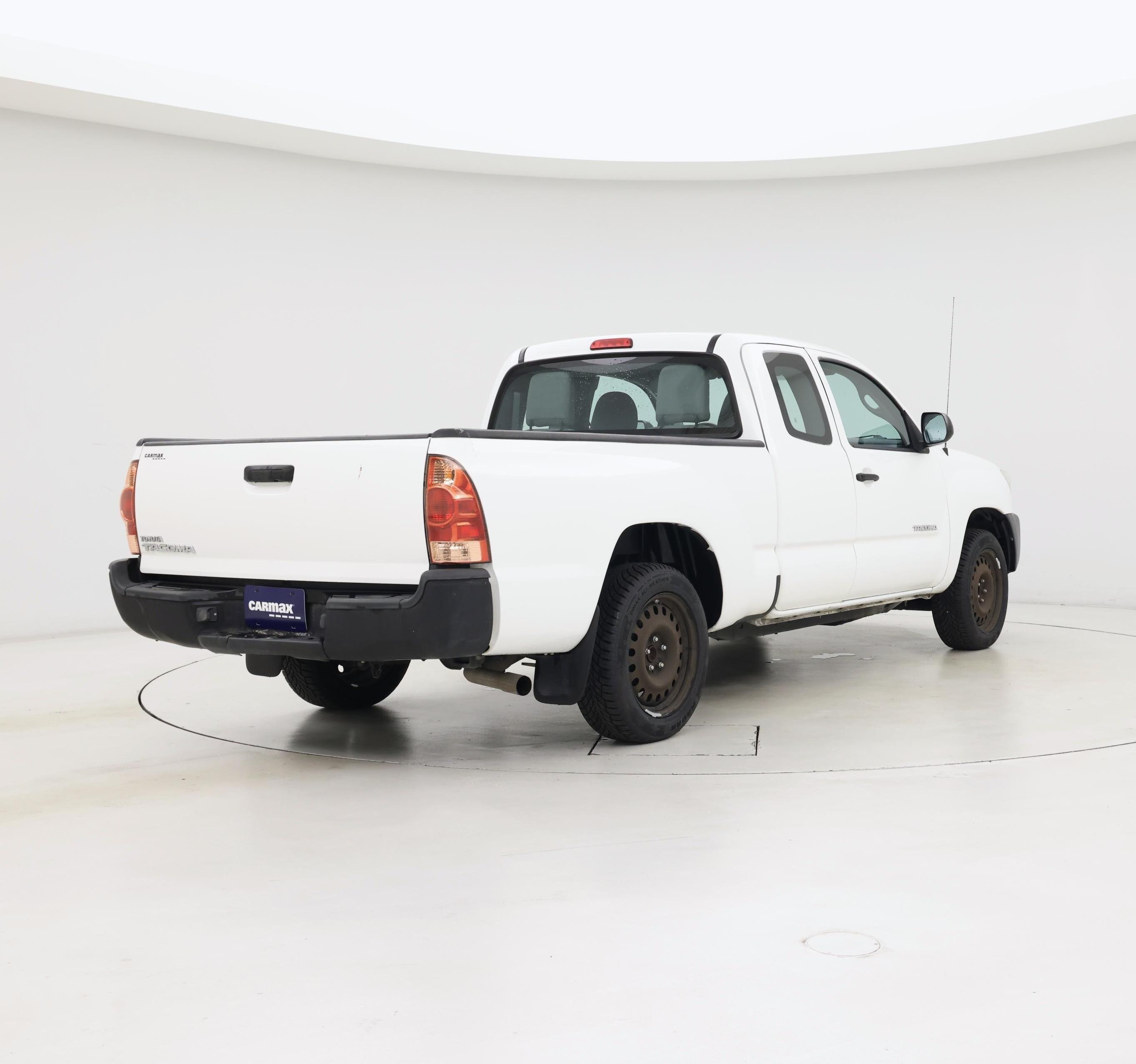 Thumbnail: 2015 Toyota Tacoma - 8