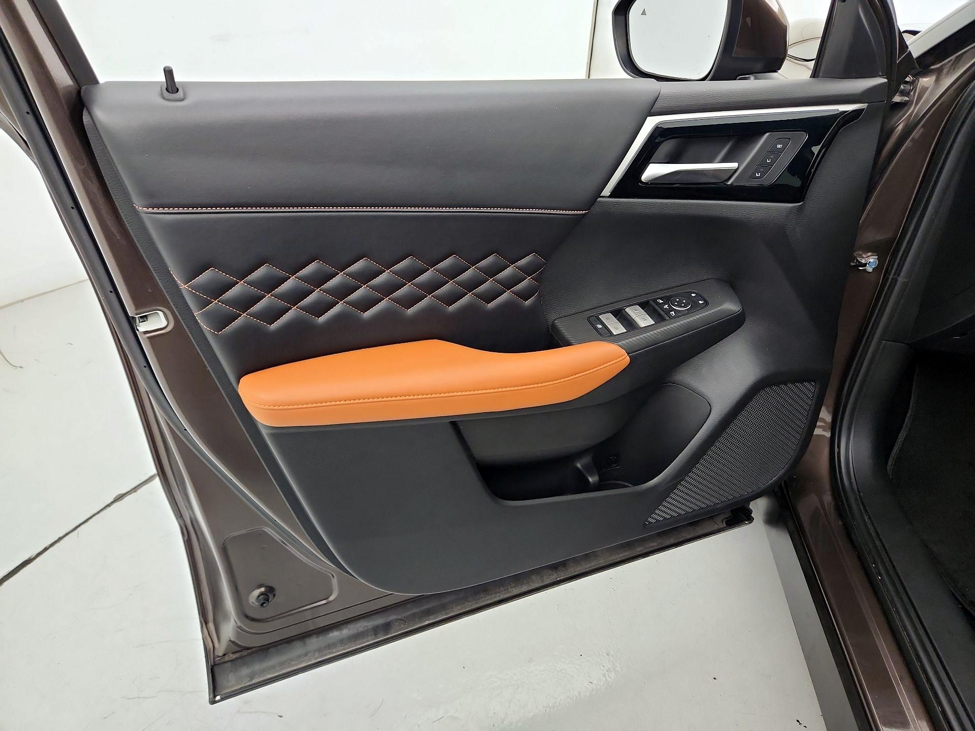 Thumbnail: 2022 Mitsubishi Outlander - 12