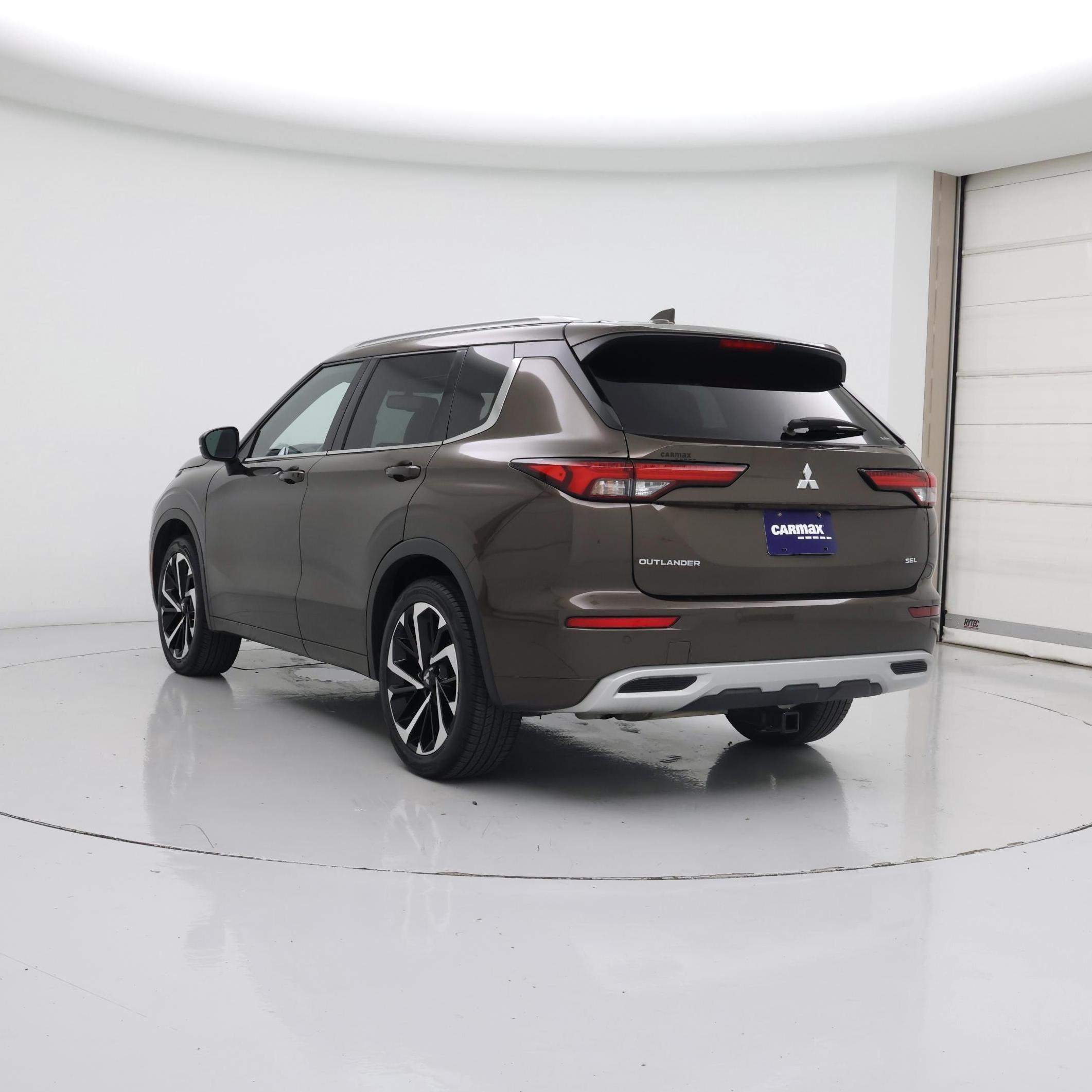 Thumbnail: 2022 Mitsubishi Outlander - 2