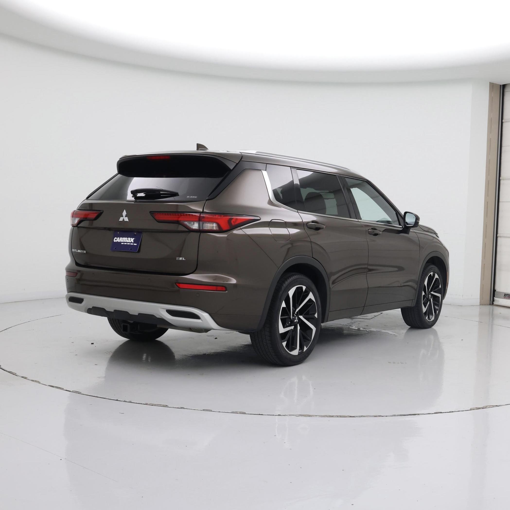 Thumbnail: 2022 Mitsubishi Outlander - 8