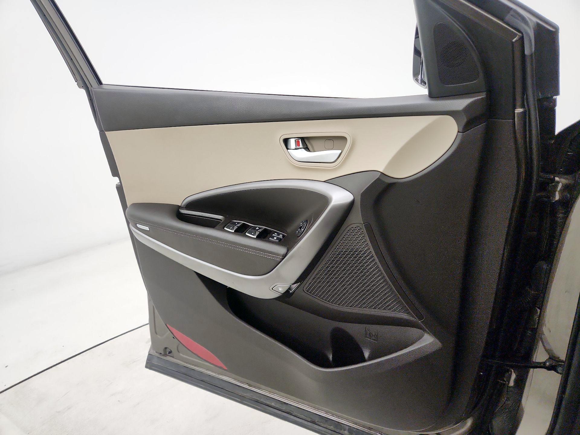 Thumbnail: 2014 Hyundai Santa Fe - 12