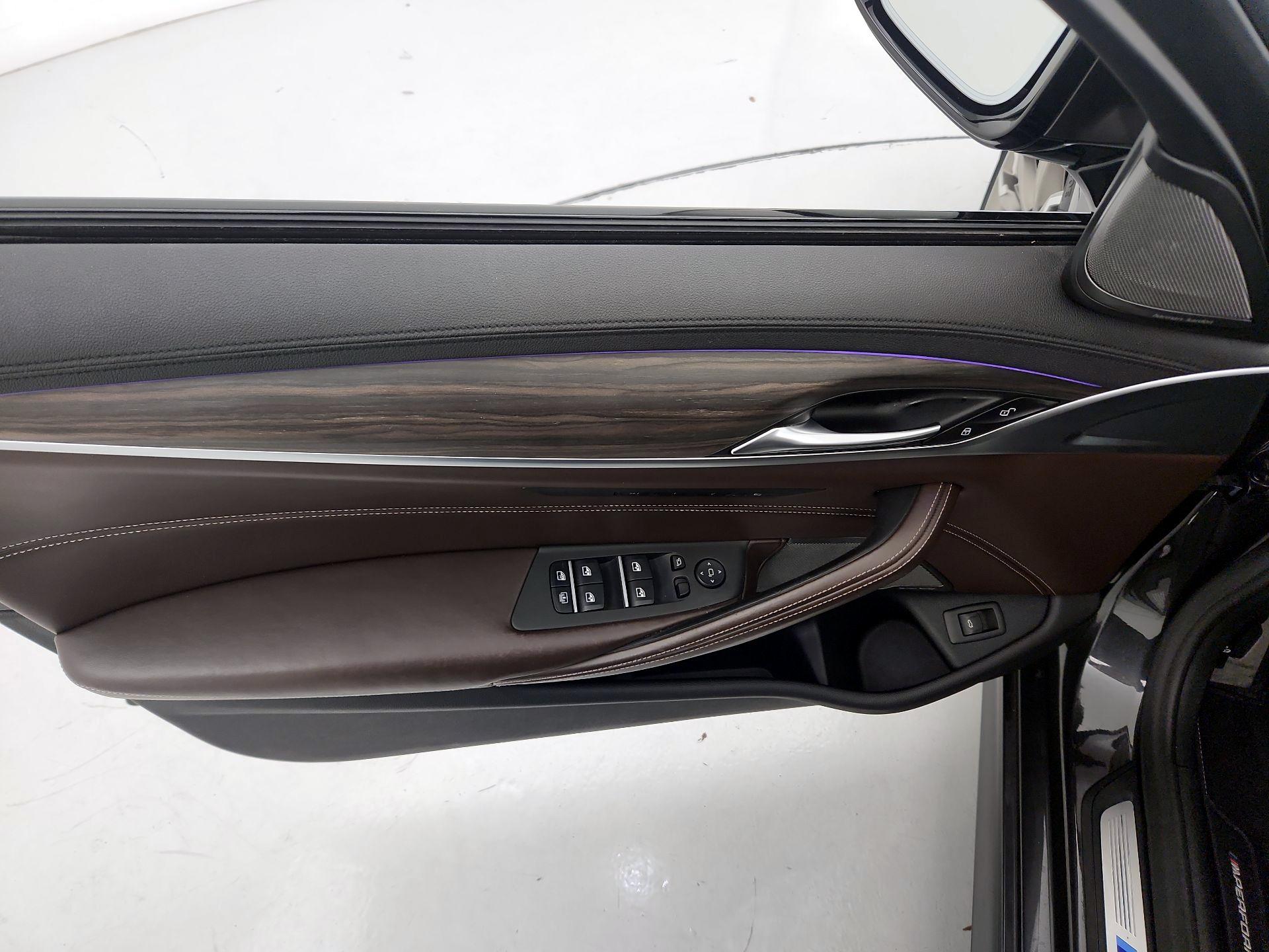 Thumbnail: 2020 BMW 5 Series - 12