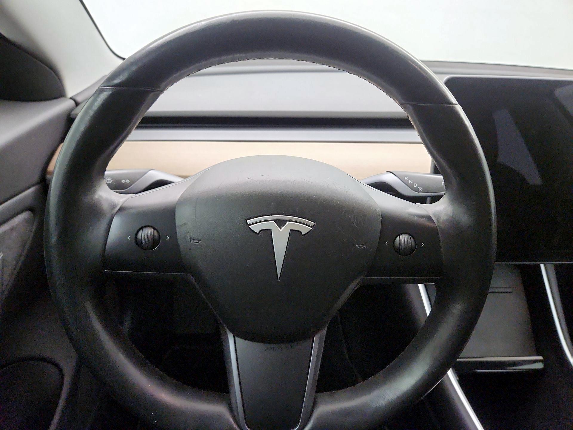 Thumbnail: 2018 Tesla Model 3 - 10