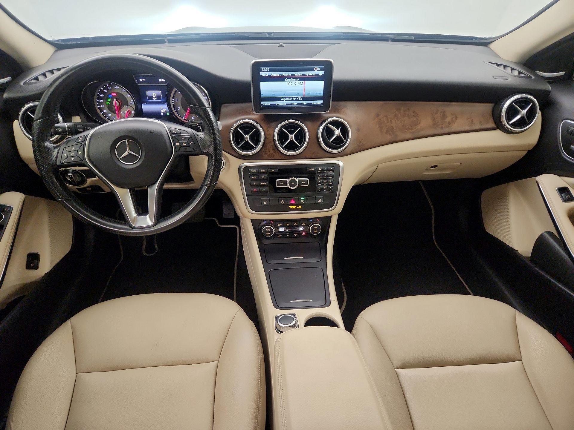 Thumbnail: 2015 Mercedes-Benz GLA - 9