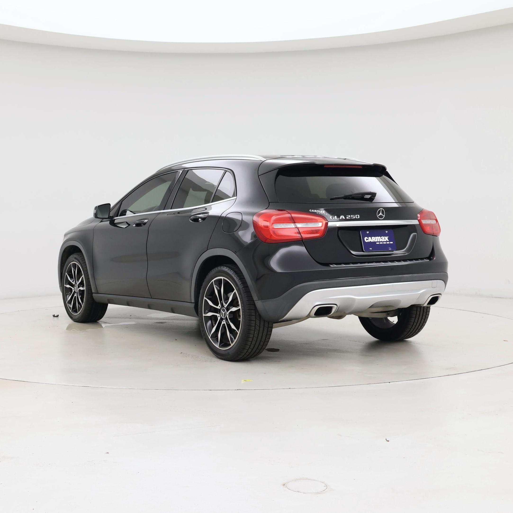 Thumbnail: 2015 Mercedes-Benz GLA - 2