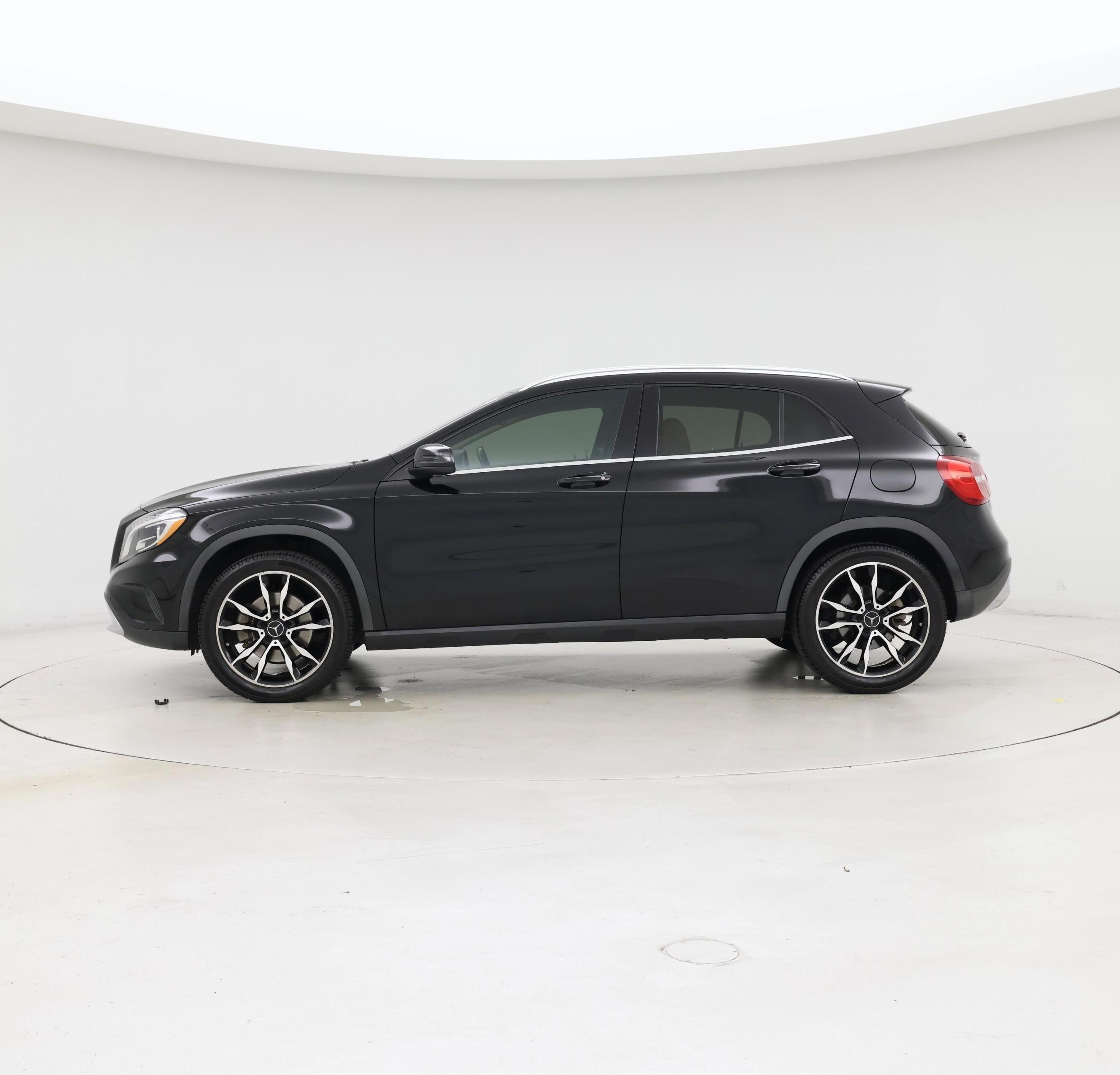 Thumbnail: 2015 Mercedes-Benz GLA - 3