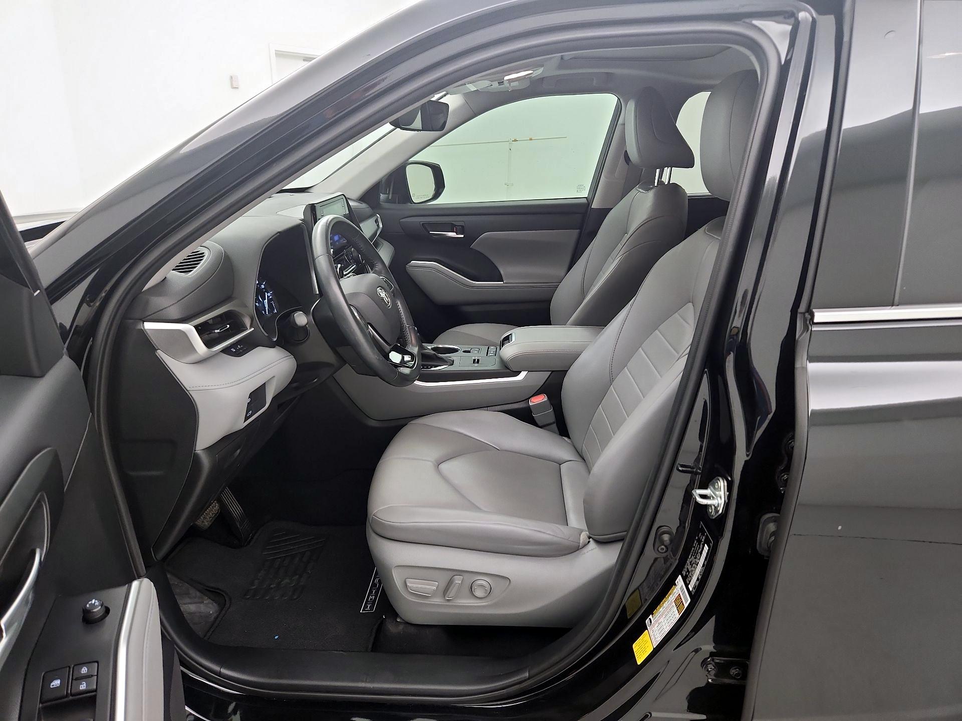 Thumbnail: 2021 Toyota Highlander - 11