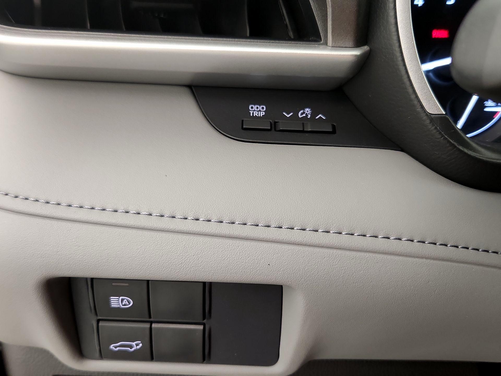 Thumbnail: 2021 Toyota Highlander - 13